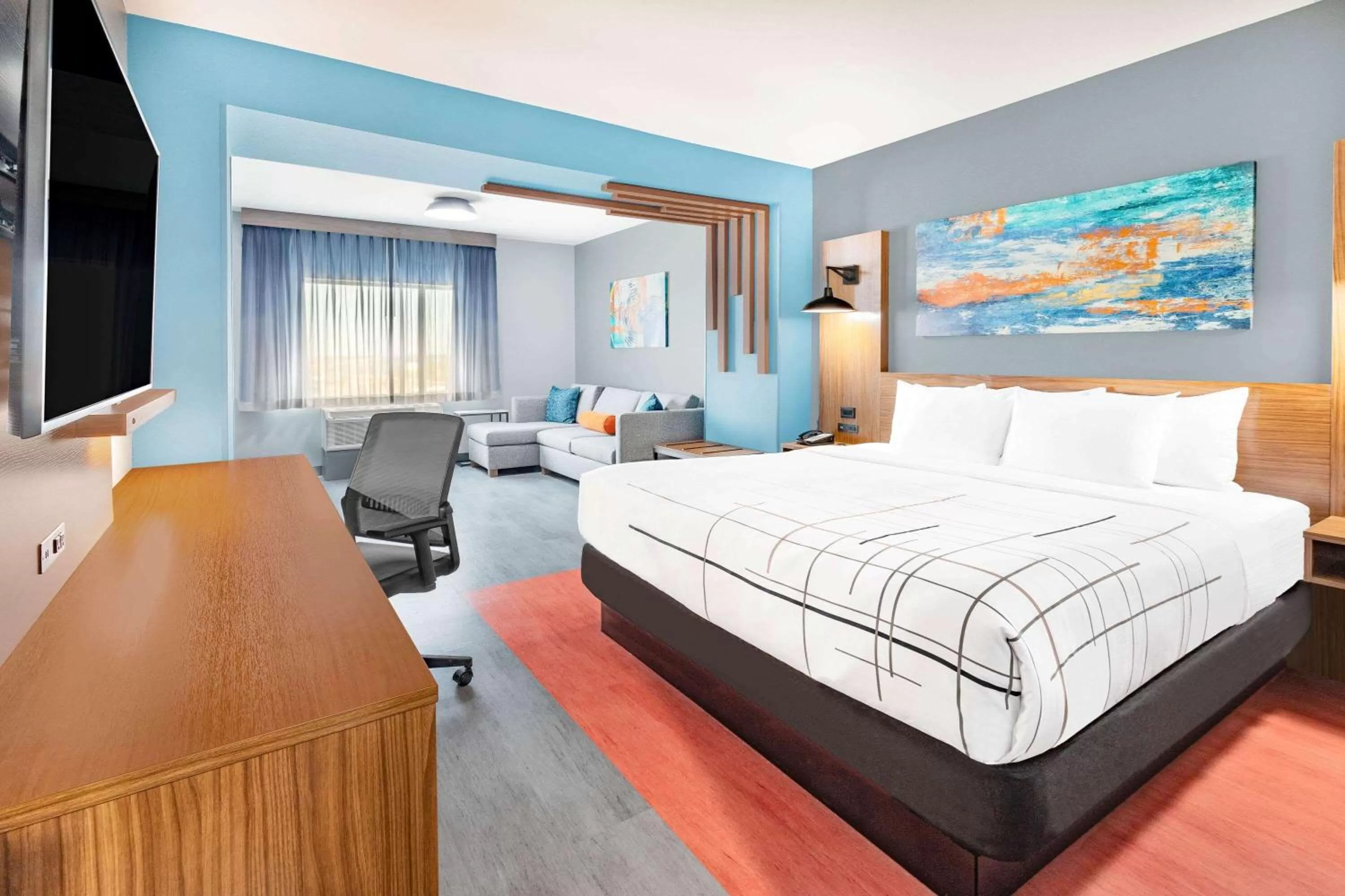 Photo of the whole room, Bed in La Quinta Inn & Suites by Wyndham Fort Stockton Northeast