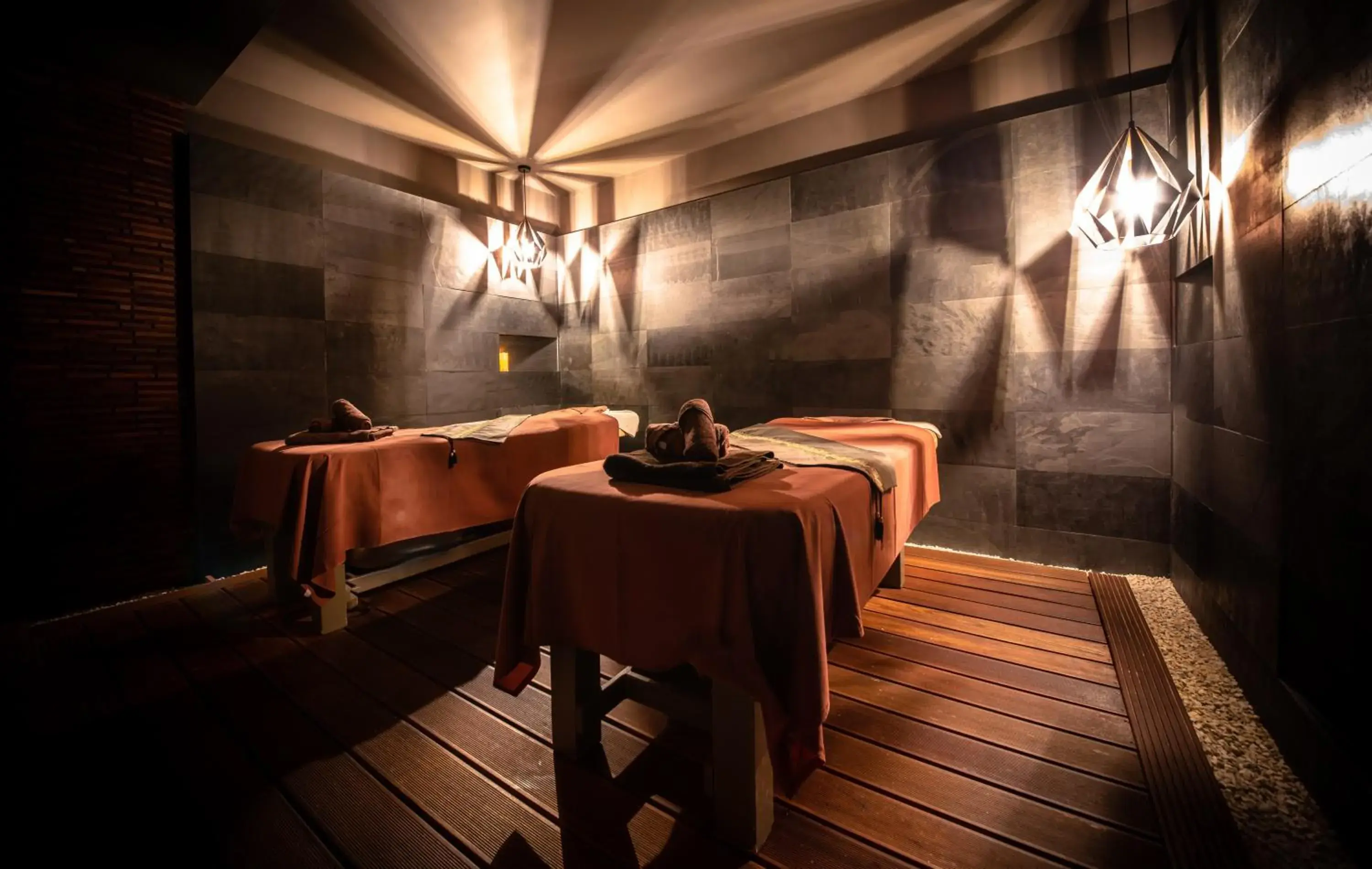 Massage in Volcano Spa Hotel
