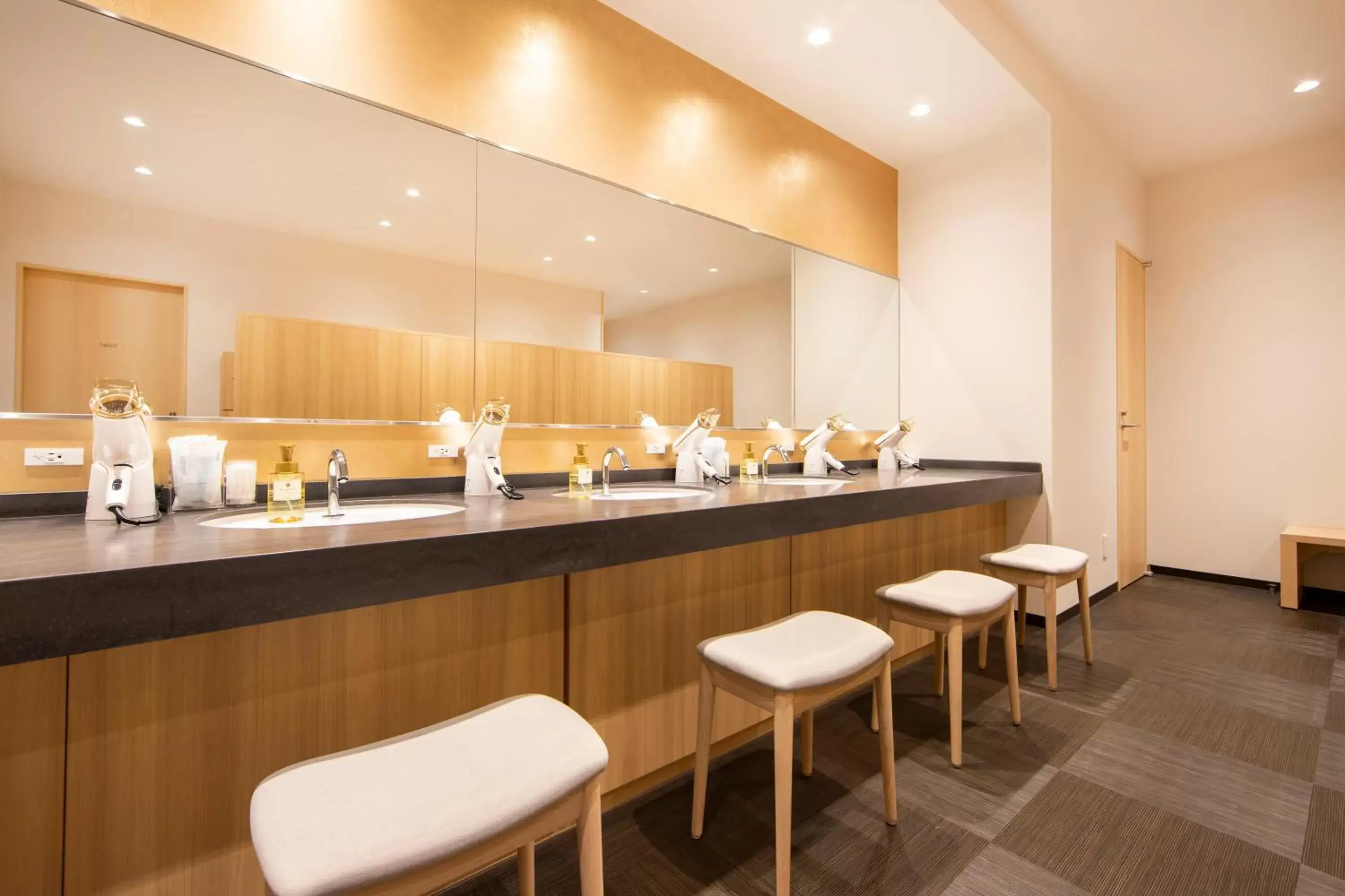 Public Bath, Restaurant/Places to Eat in karaksa hotel grande Shin-Osaka Tower
