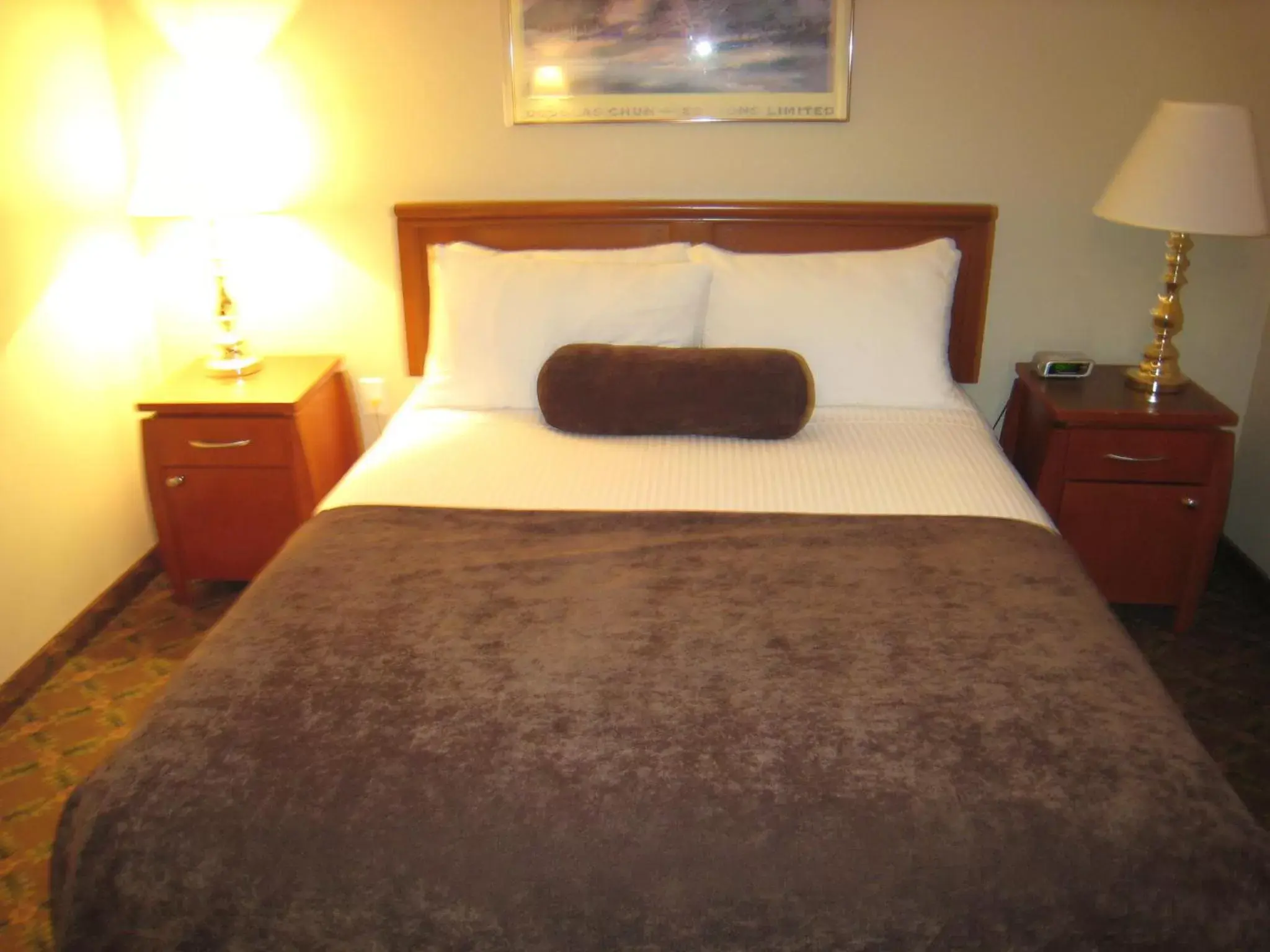 Bed in Super 8 by Wyndham Castlegar BC