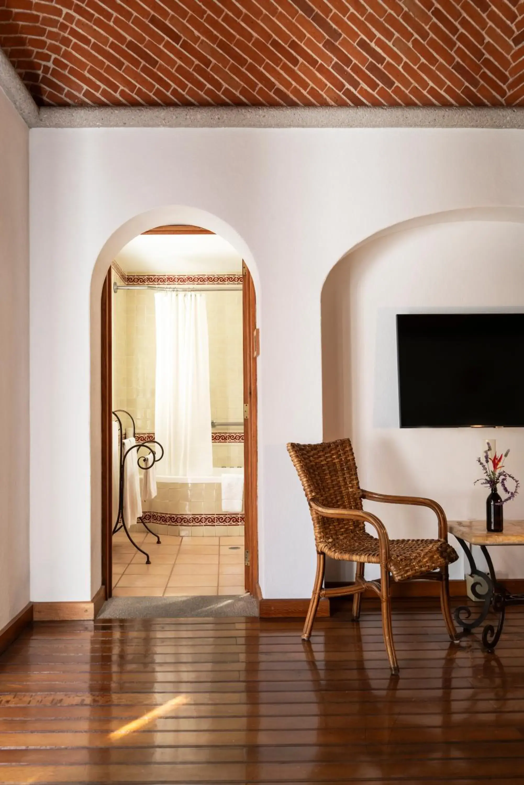 Bathroom, TV/Entertainment Center in Posada del Tepozteco