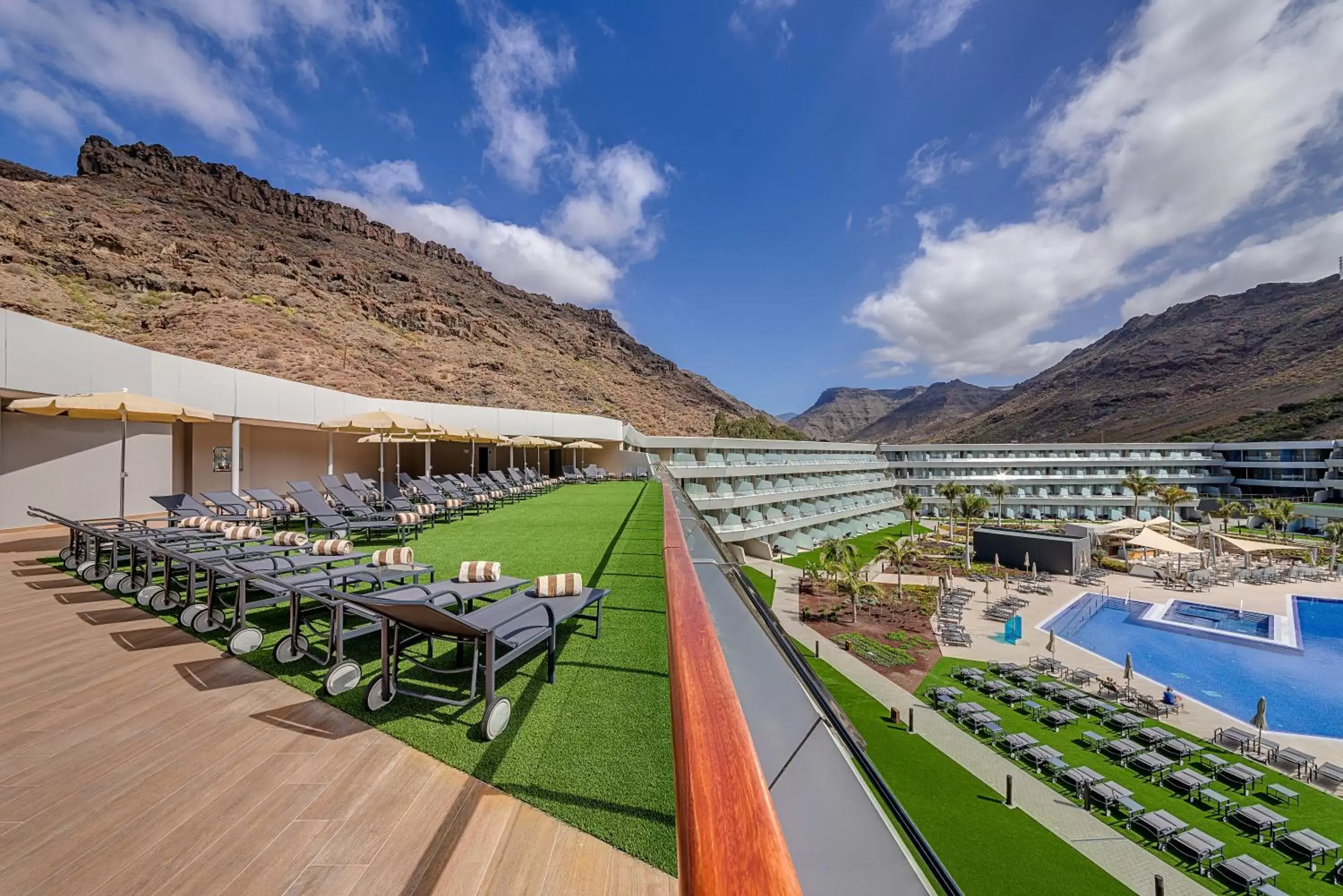 Balcony/Terrace, Pool View in Radisson Blu Resort & Spa, Gran Canaria Mogan