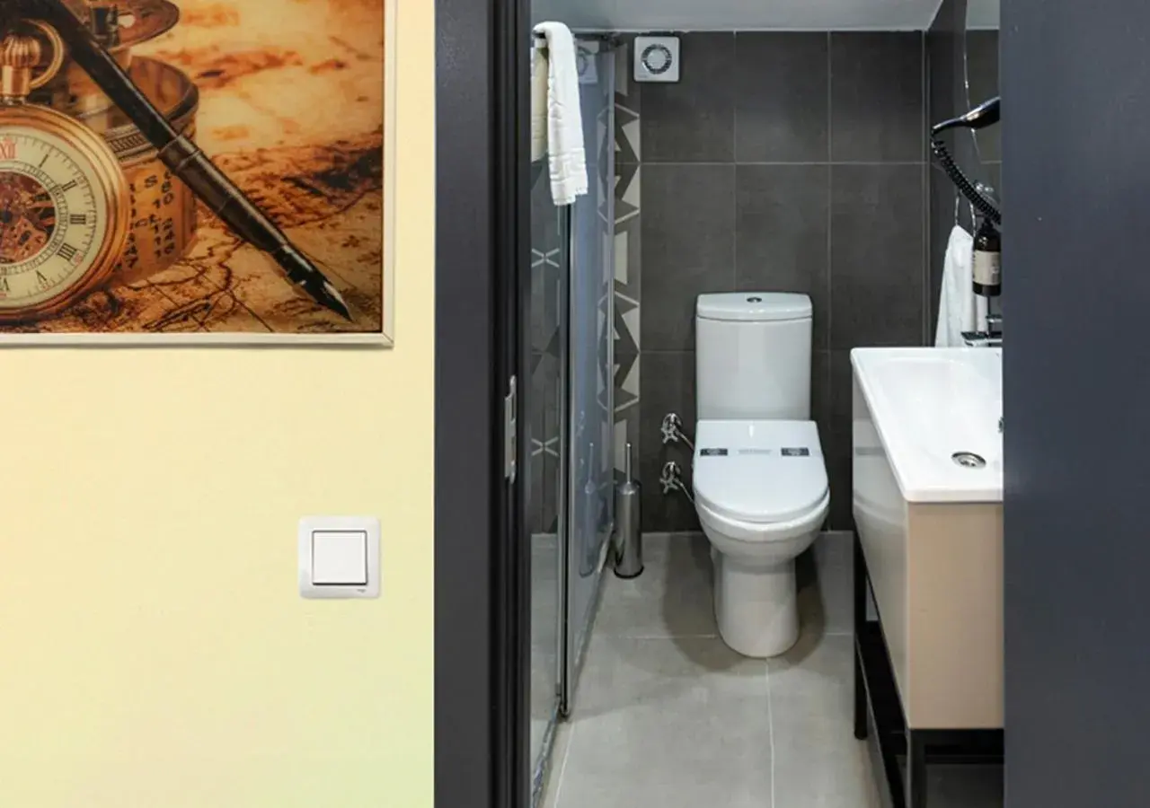 Toilet, Bathroom in MONEZZA HOTEL MALTEPE