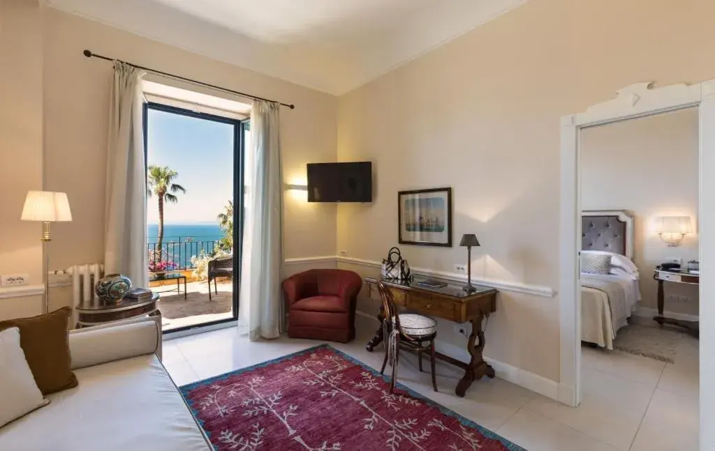 Bathroom, Seating Area in Hotel Villa Belvedere