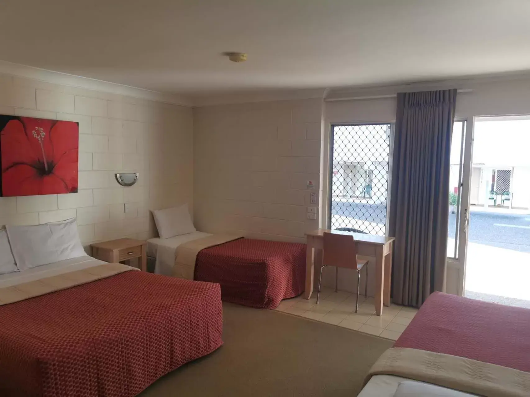 Bed in Nambour Lodge Motel