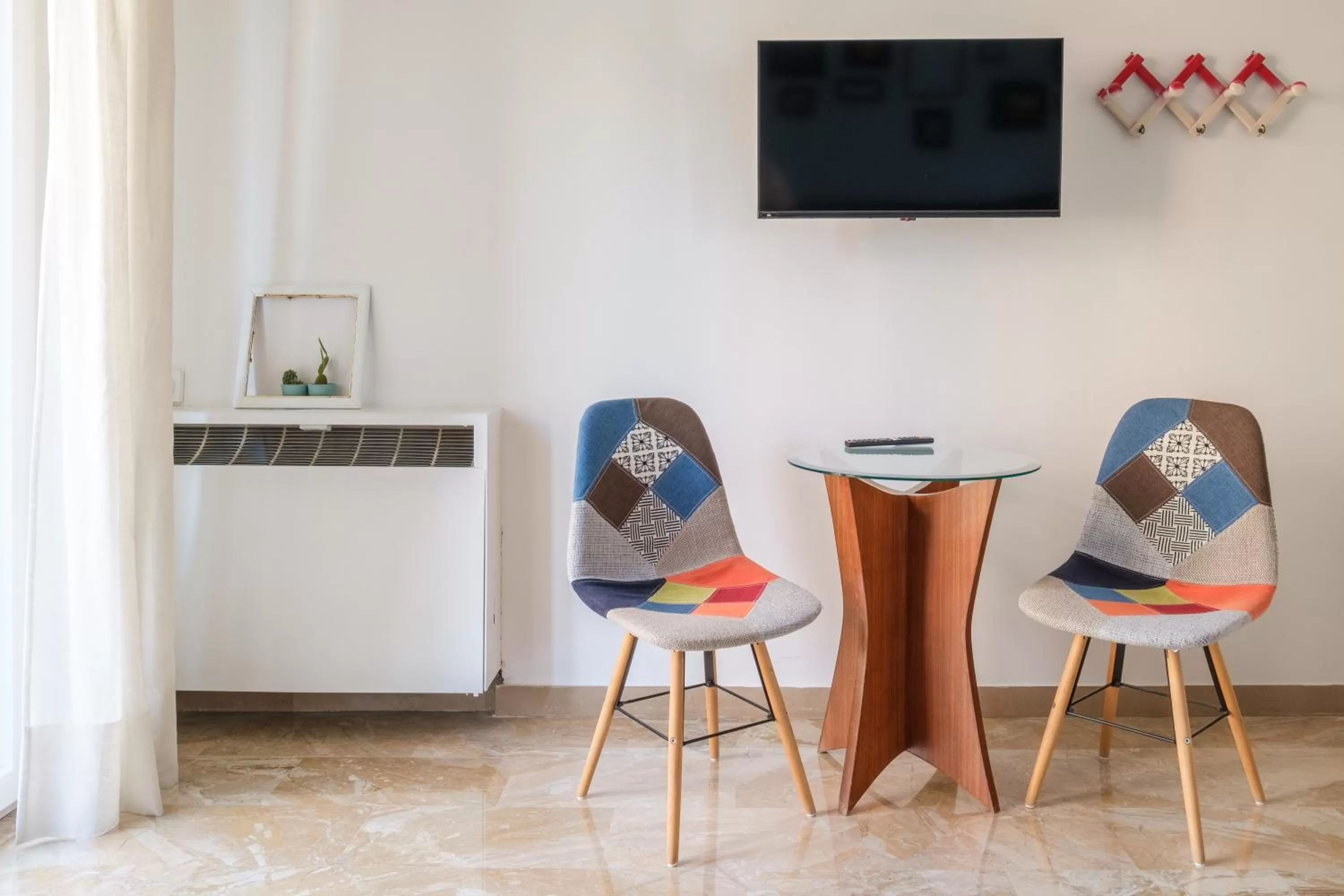 TV and multimedia, TV/Entertainment Center in Fabula Rooms 3 Suites with private bathroom