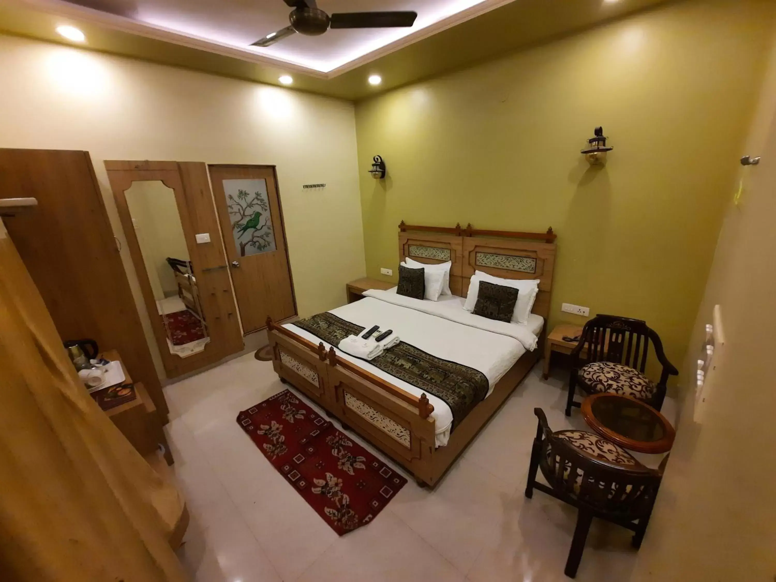 Photo of the whole room in Hotel Temple On Ganges