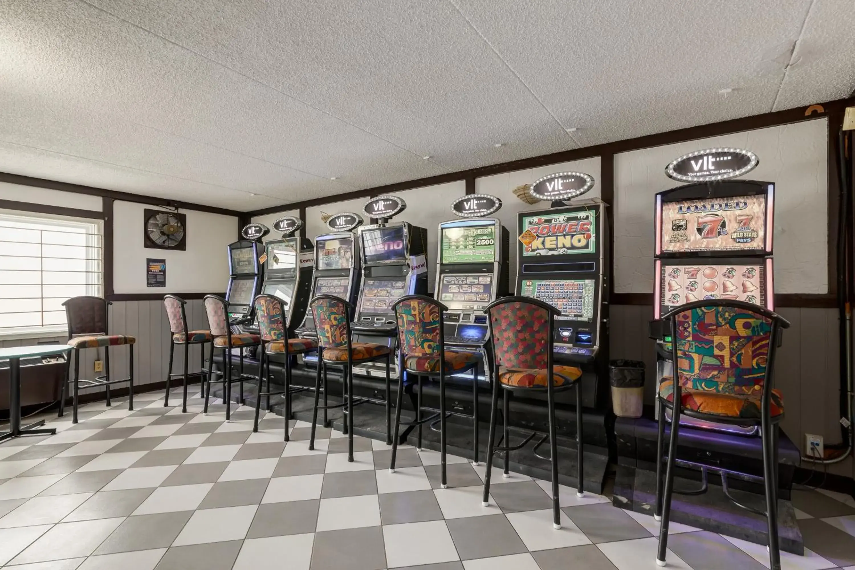 Game Room, Casino in Airport Traveller's Inn