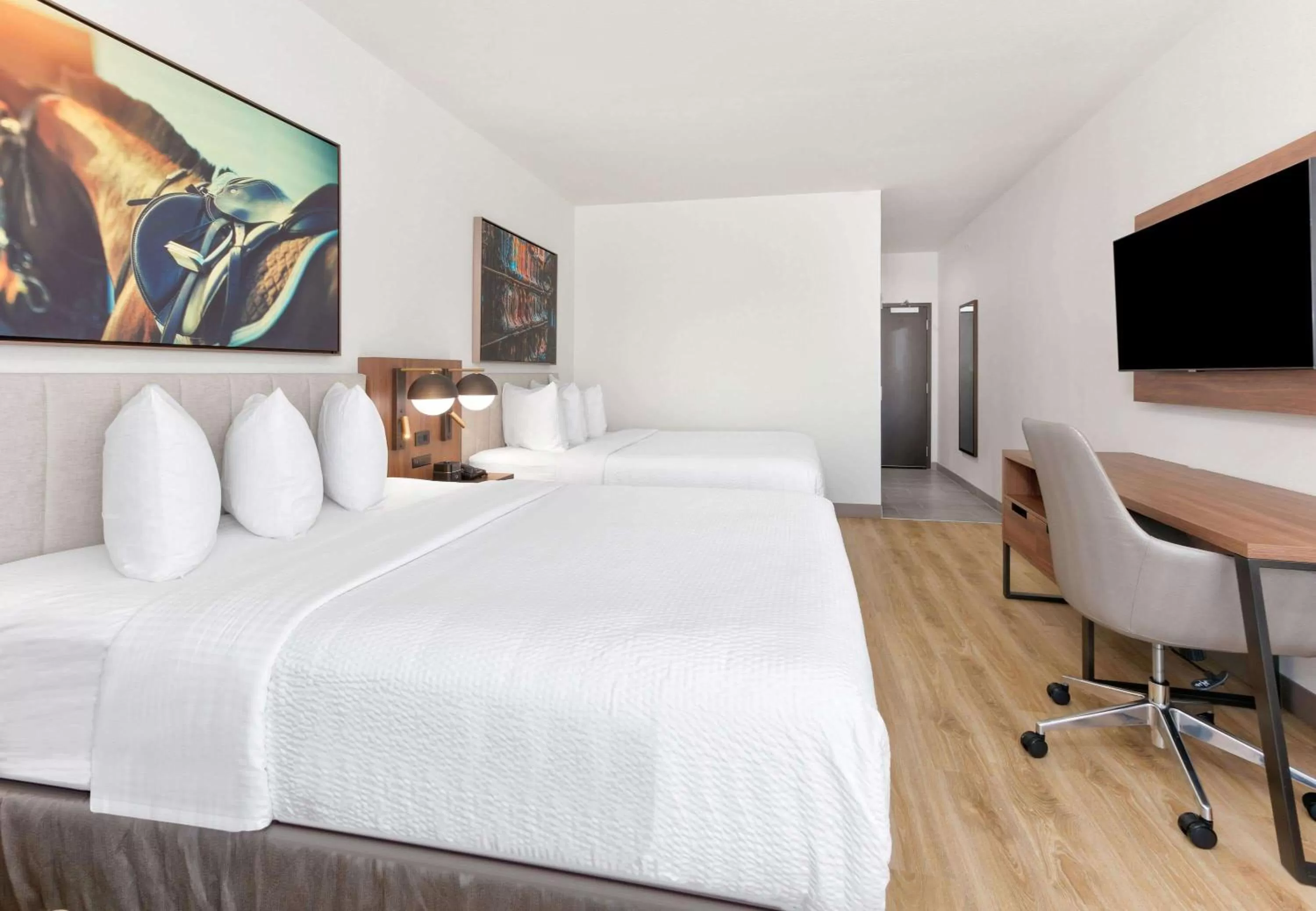 King Room with Mobility/Hearing Impaired Access - Non-Smoking in La Quinta Inn & Suites by Wyndham Terrell