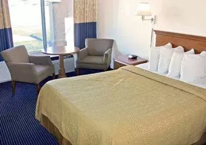 Bed in Motel 6-Oklahoma City, OK - Bricktown