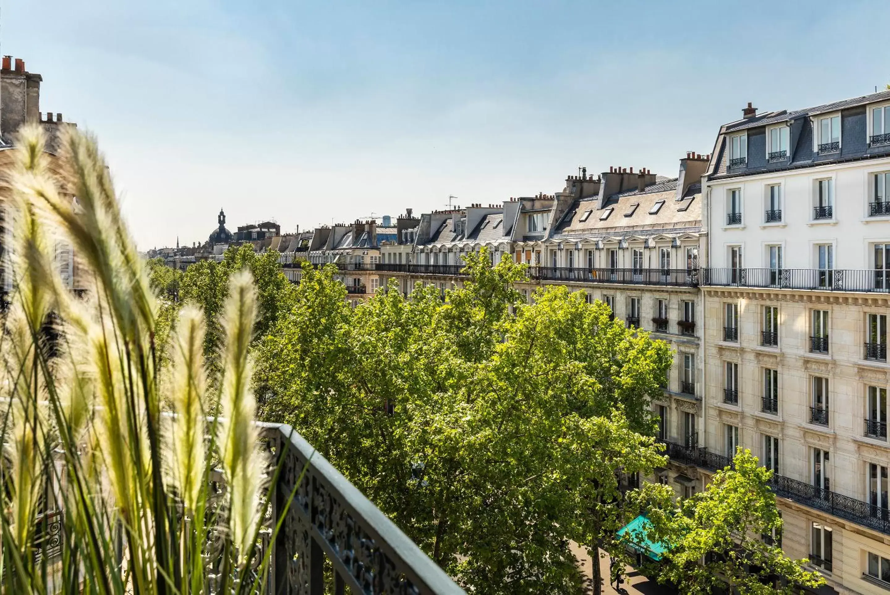 Balcony/Terrace in Hotel Marais Grands Boulevards