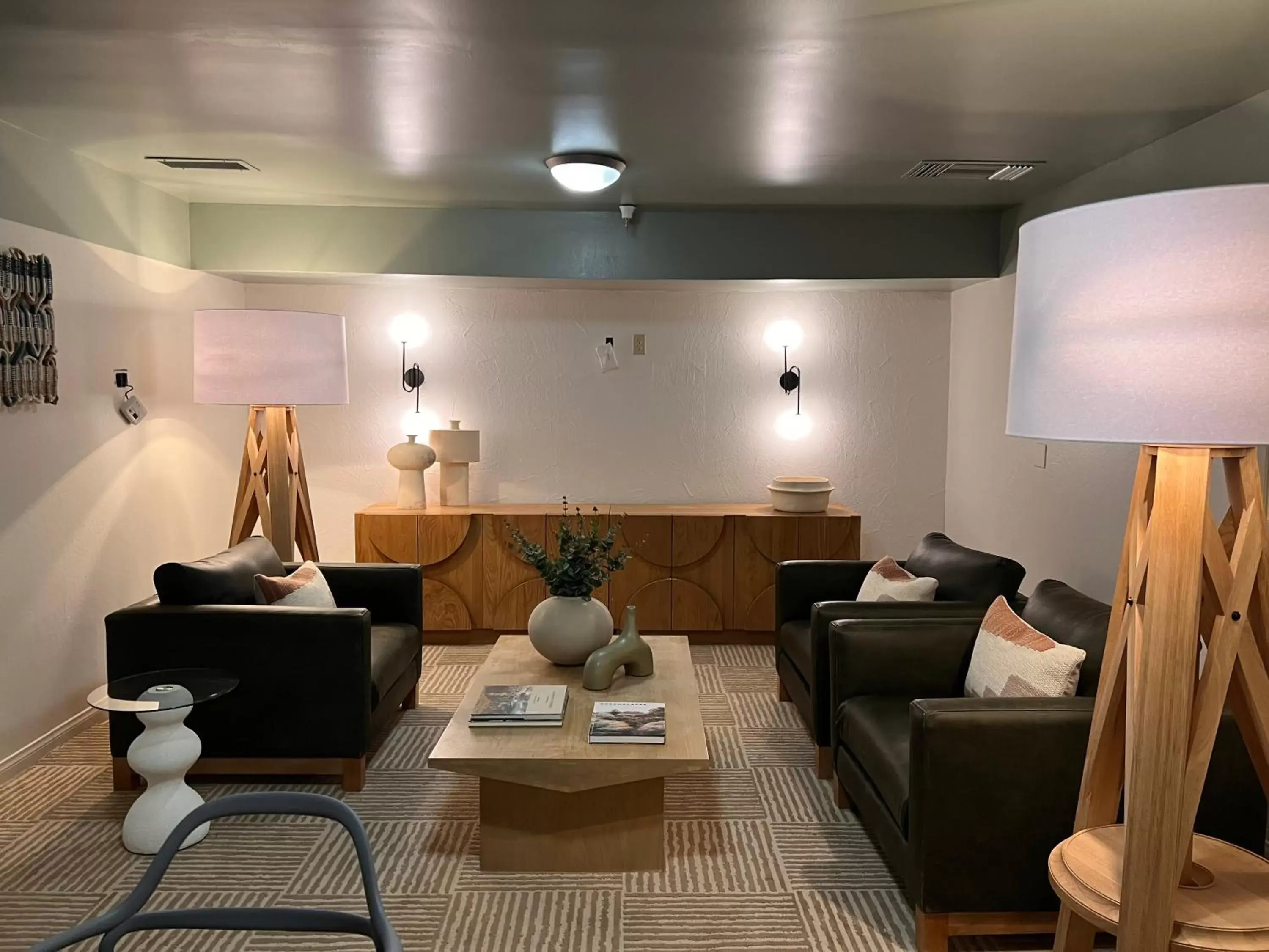 Communal lounge/ TV room, Seating Area in Avante, a JDV by Hyatt Hotel