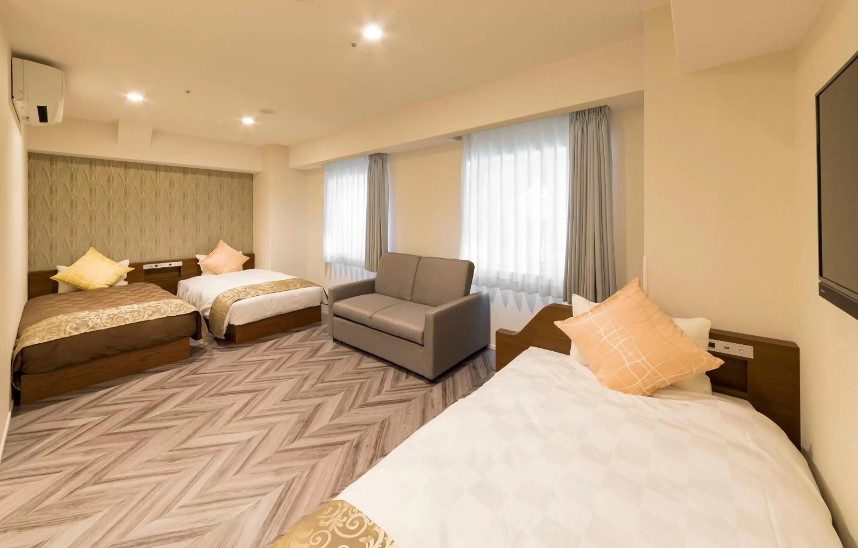 Photo of the whole room, Bed in SARASA HOTEL Shin-Osaka