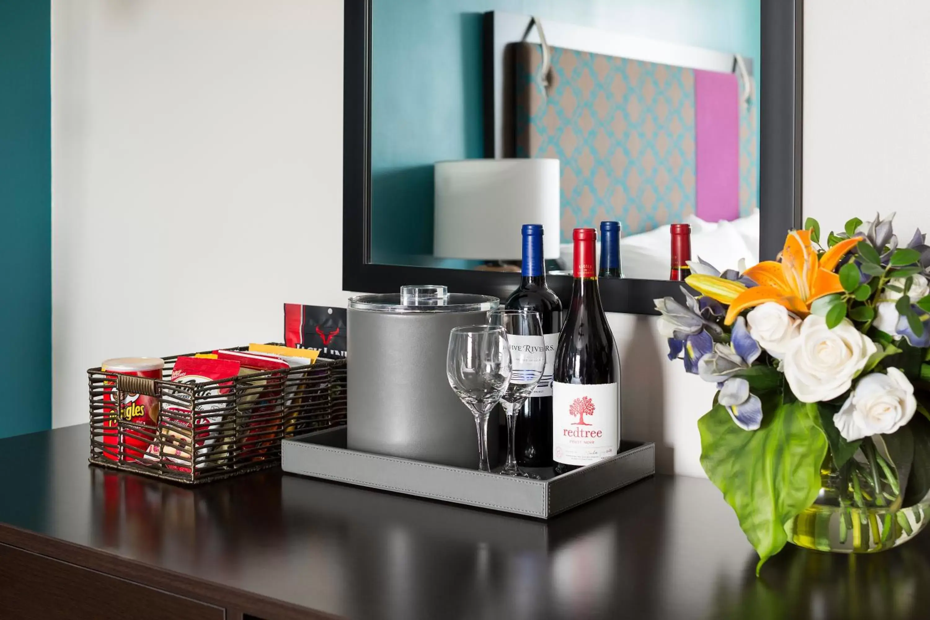 Food and drinks in City Suites Hotel Food and drinks in City Suites Hotel