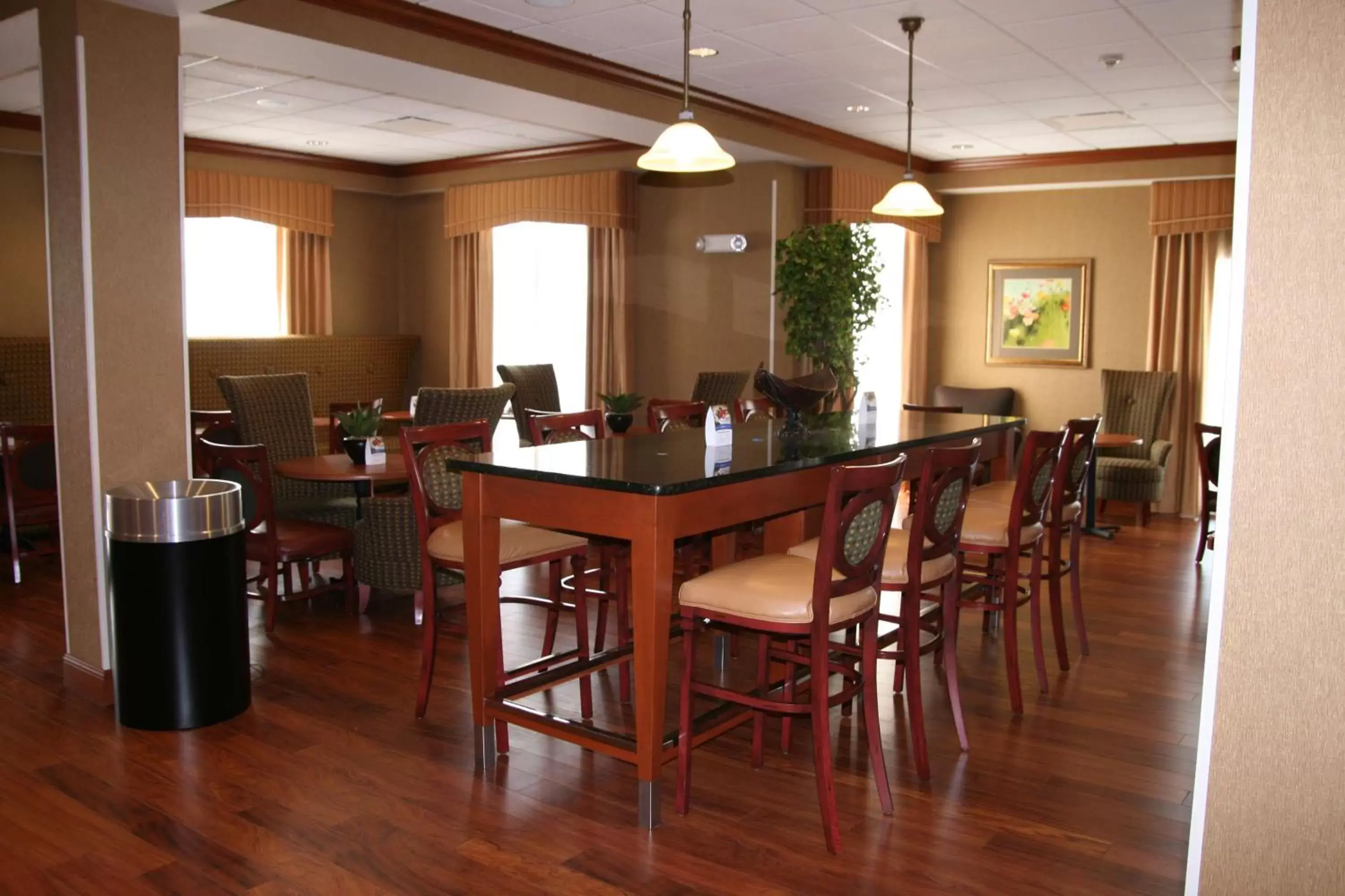 Dining area in Hampton Inn Mountain Home