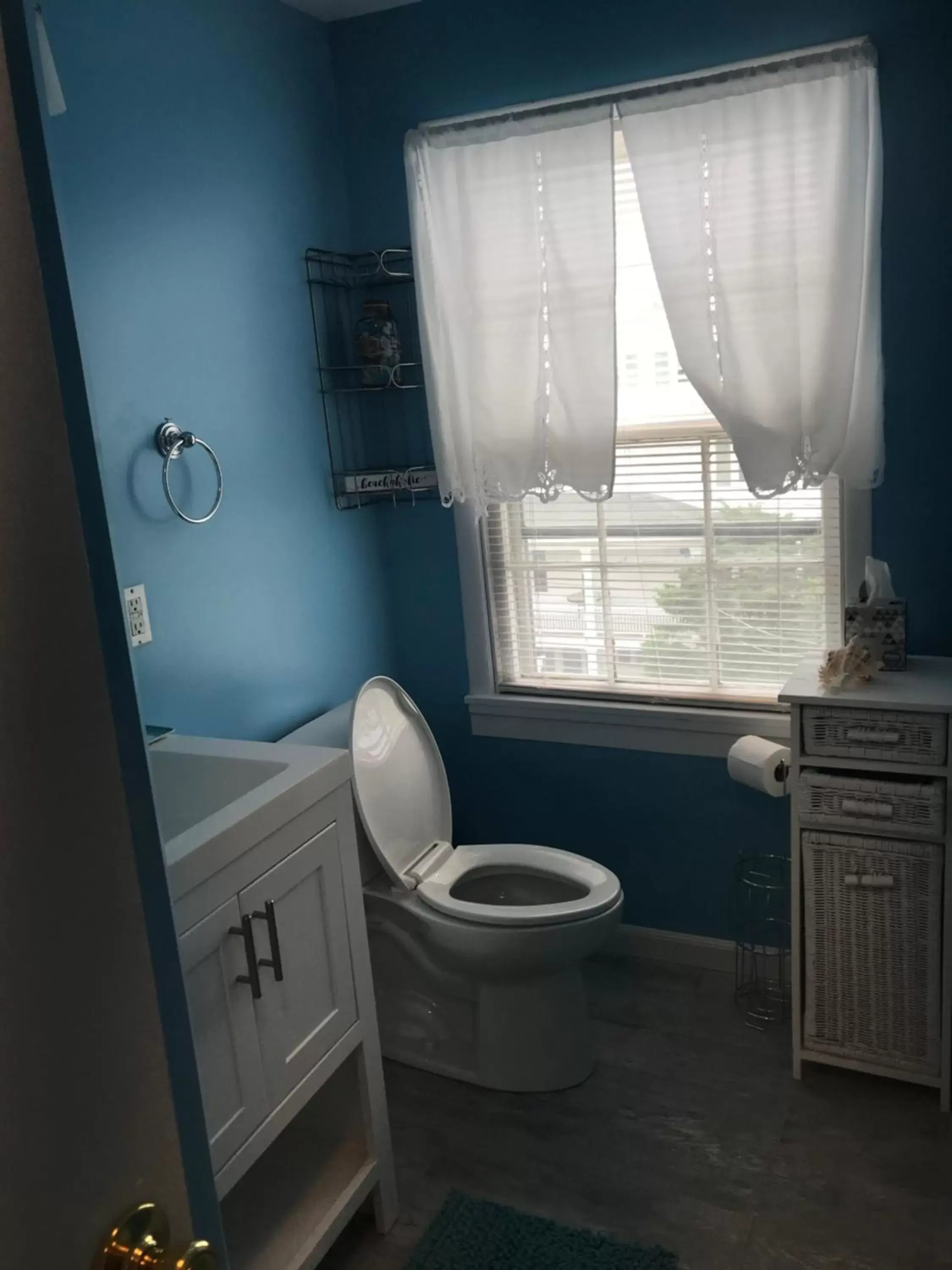 Bathroom in Atlantic House Bed & Breakfast