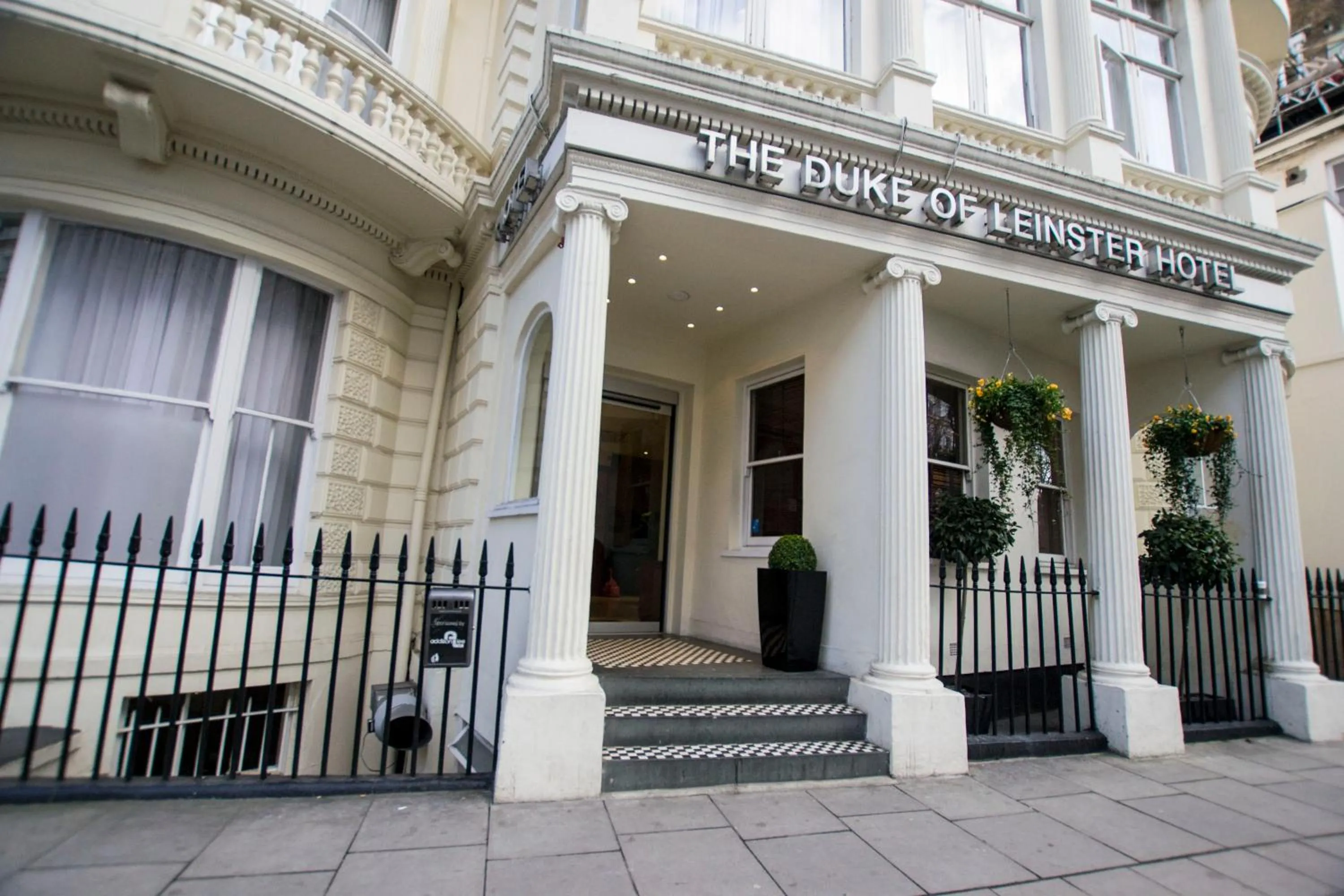 Facade/entrance in Duke Of Leinster Hotel