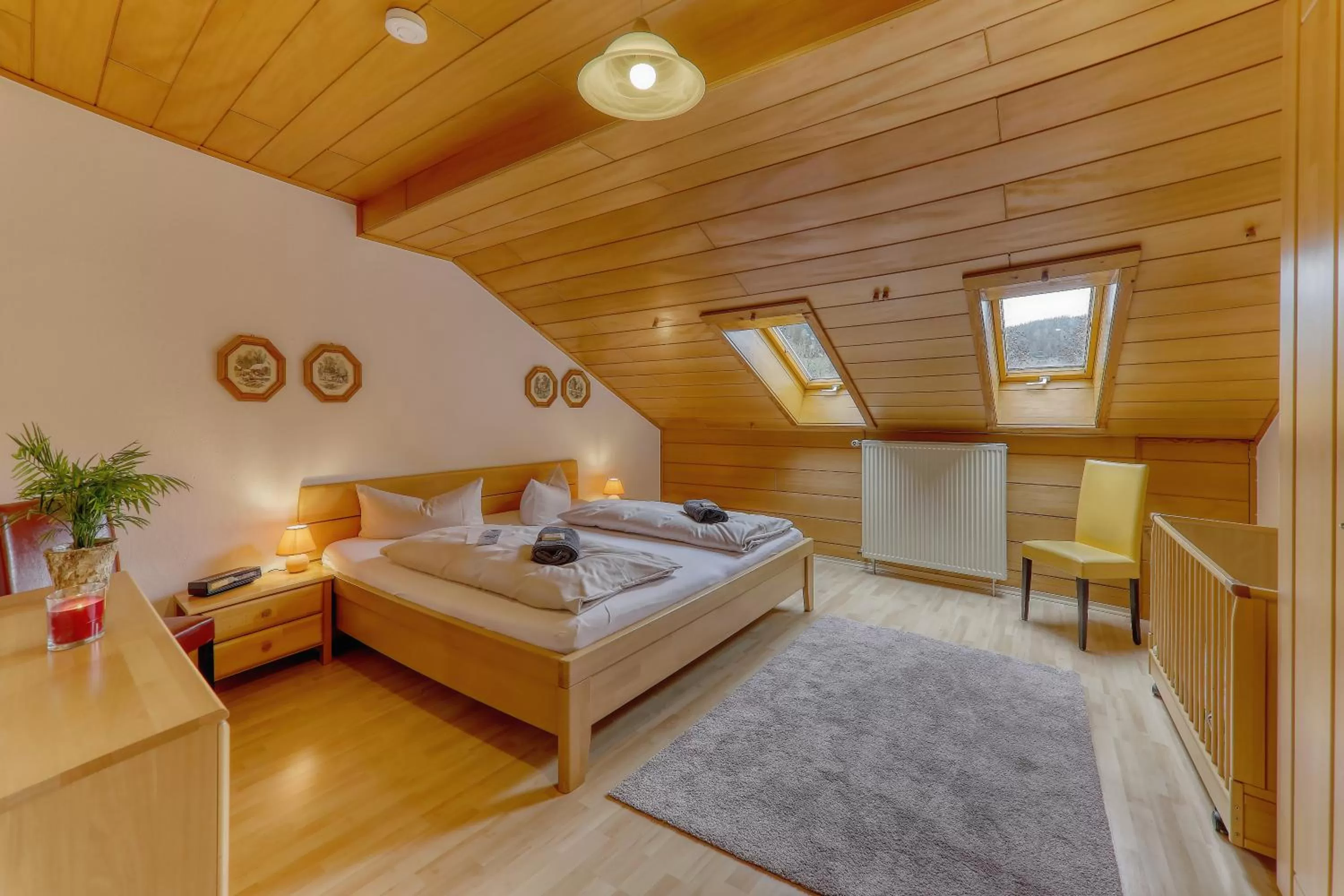 Photo of the whole room, Bed in Hotel "Haus am Berg"