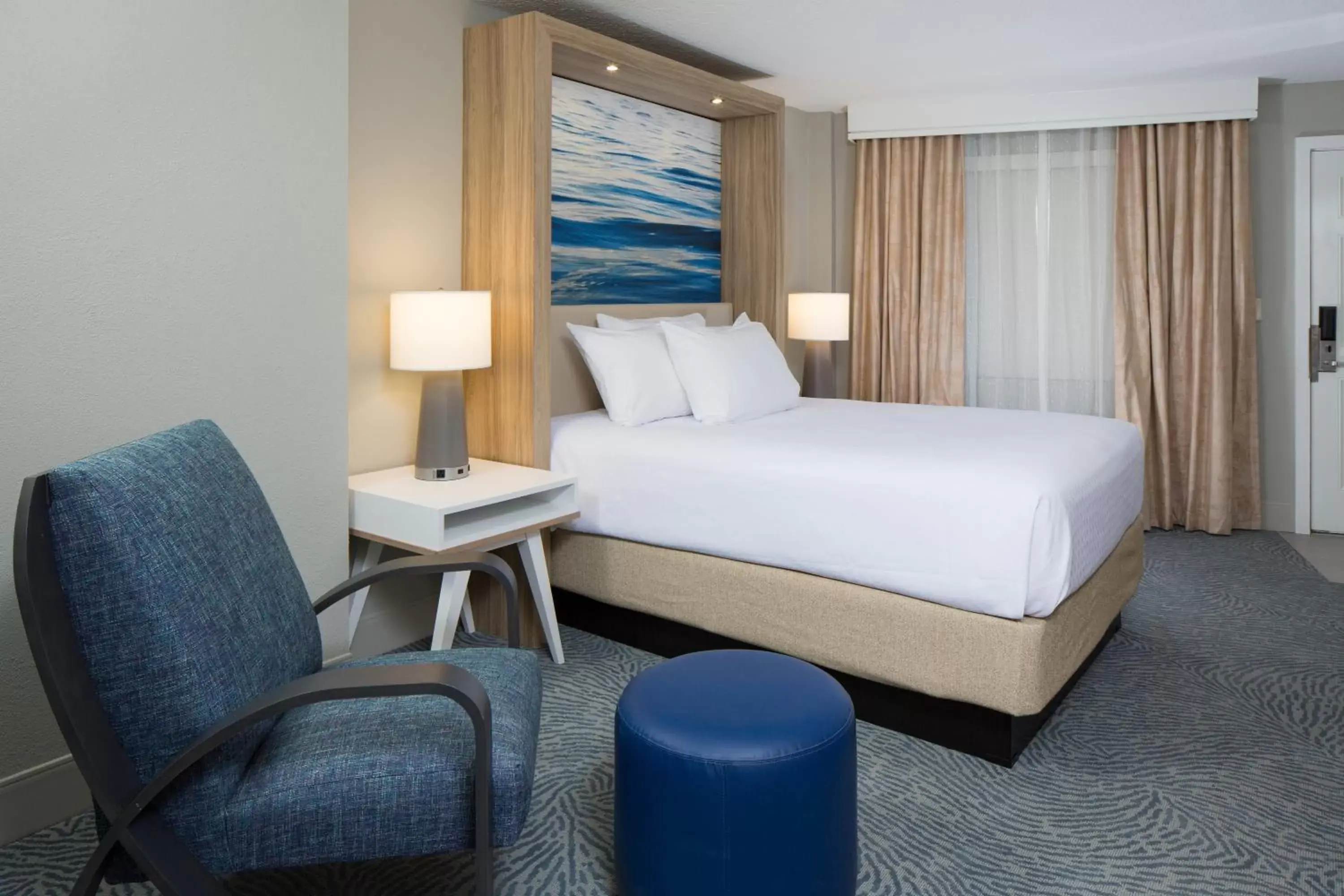 Bed in Crowne Plaza Melbourne-Oceanfront, an IHG Hotel