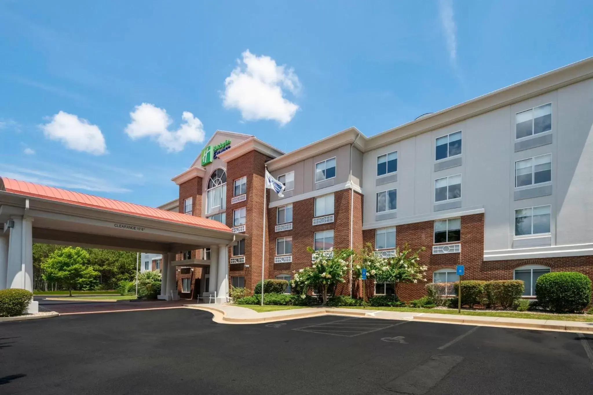 Property Building in Holiday Inn Express and Suites Atlanta-Johns Creek, an IHG Hotel