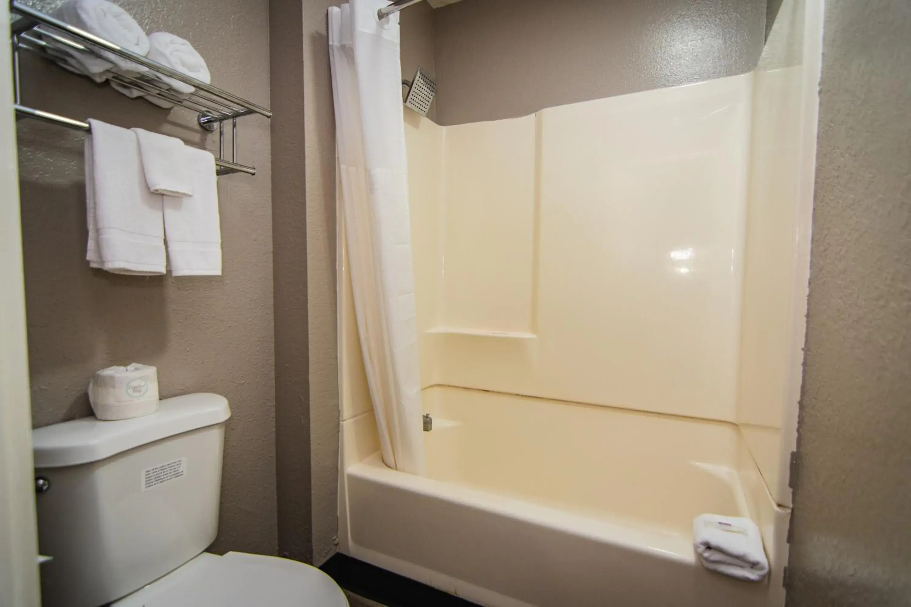 Bathroom in Motel 6-Ft. Pierce, FL