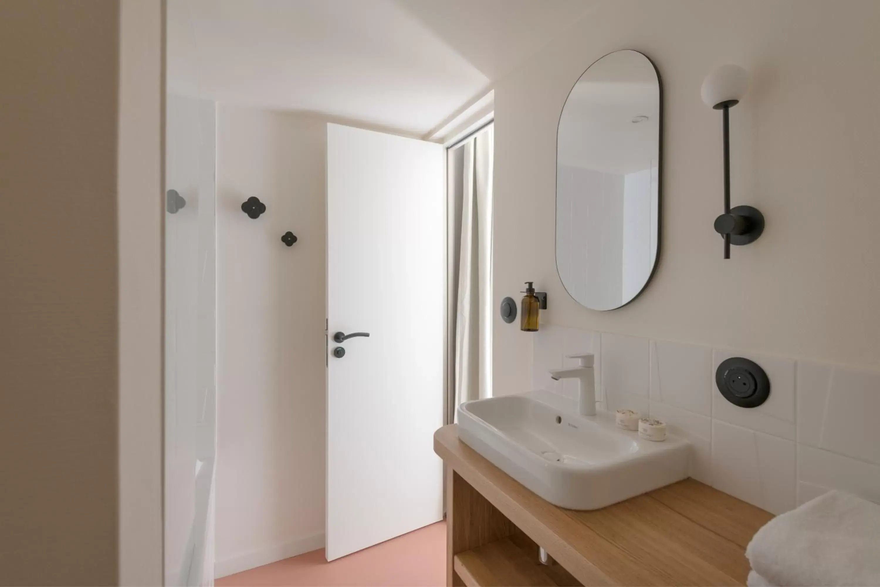 Bathroom in Hôtel Le Prieuré