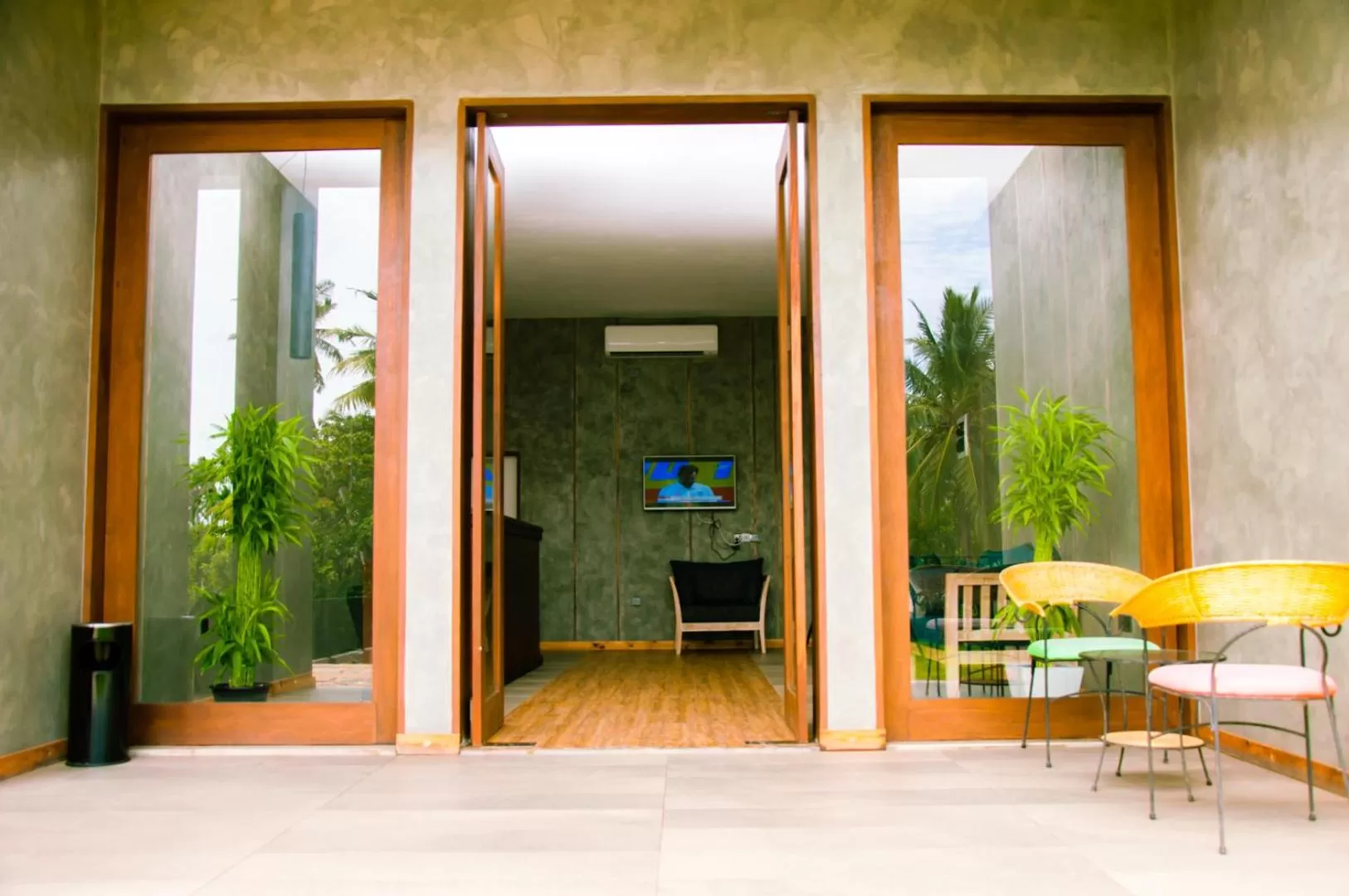 Facade/entrance in Ballena Regency