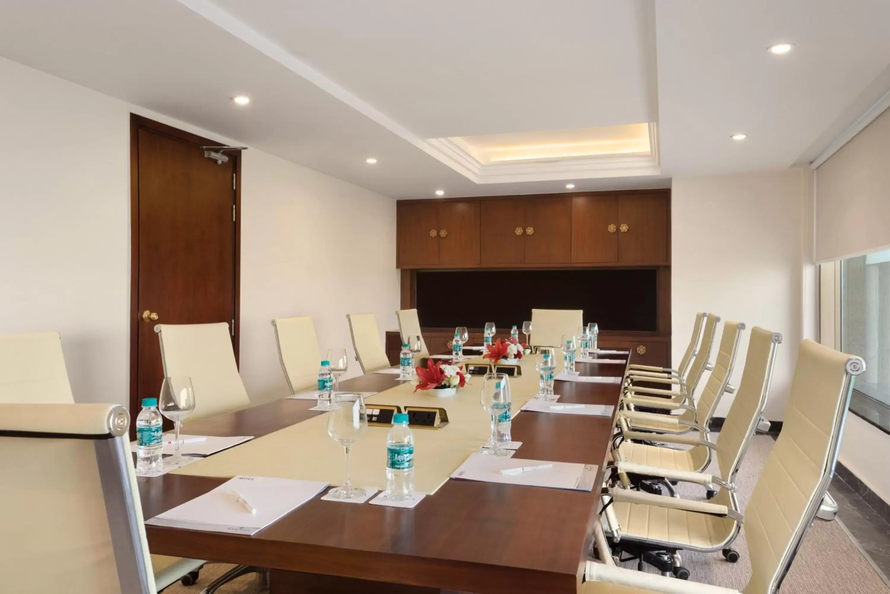 Meeting/conference room in Ramada Plaza By Wyndham Agra