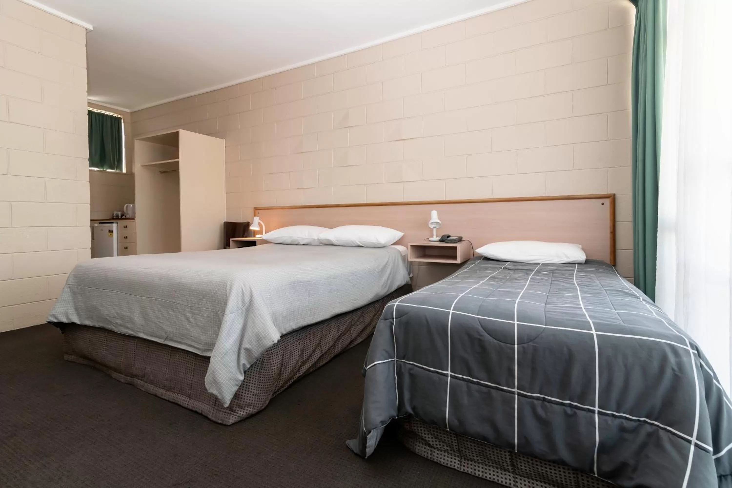 Bed in The Prince Mark Motel