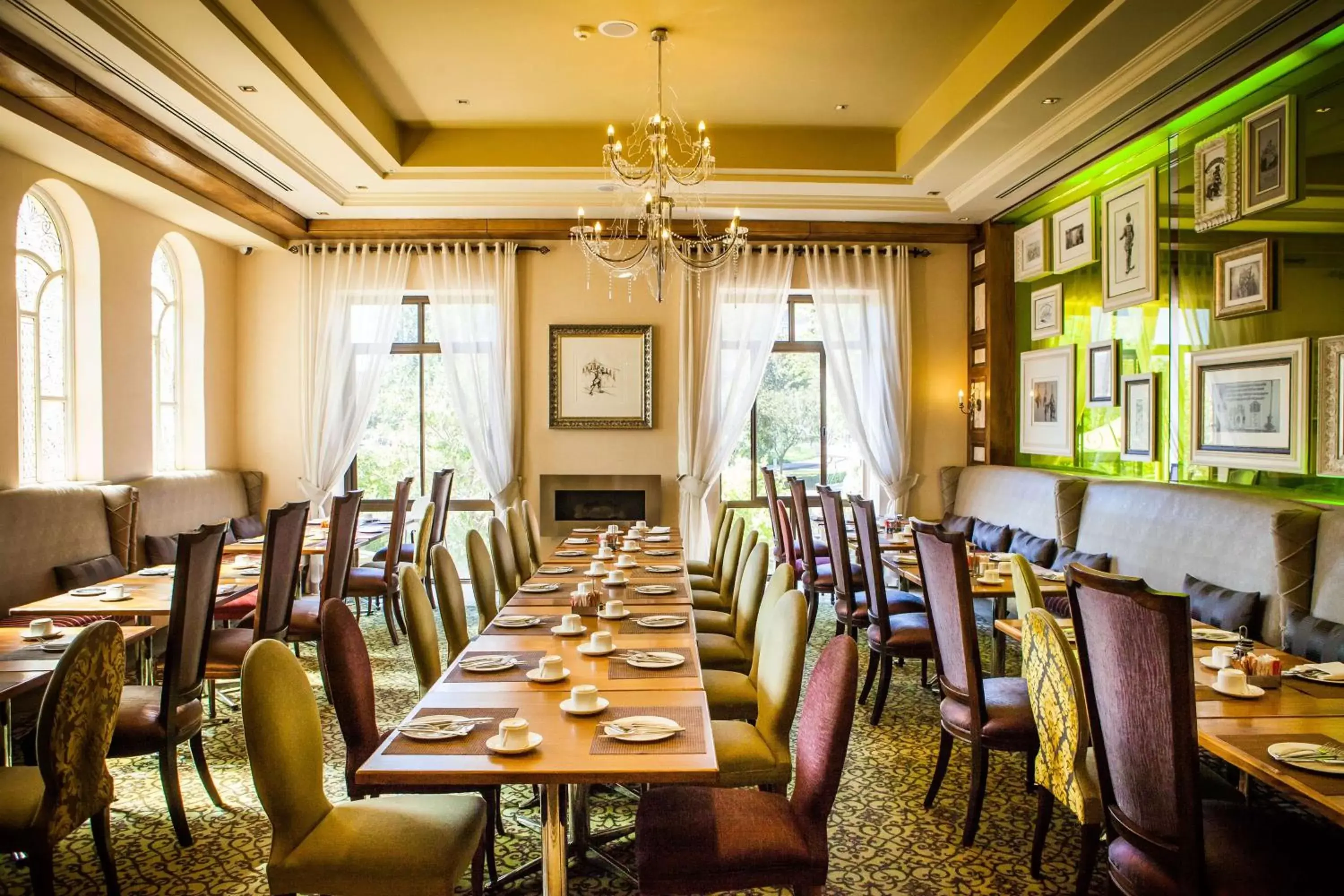 Restaurant/Places to Eat in Pivot Hotel Montecasino