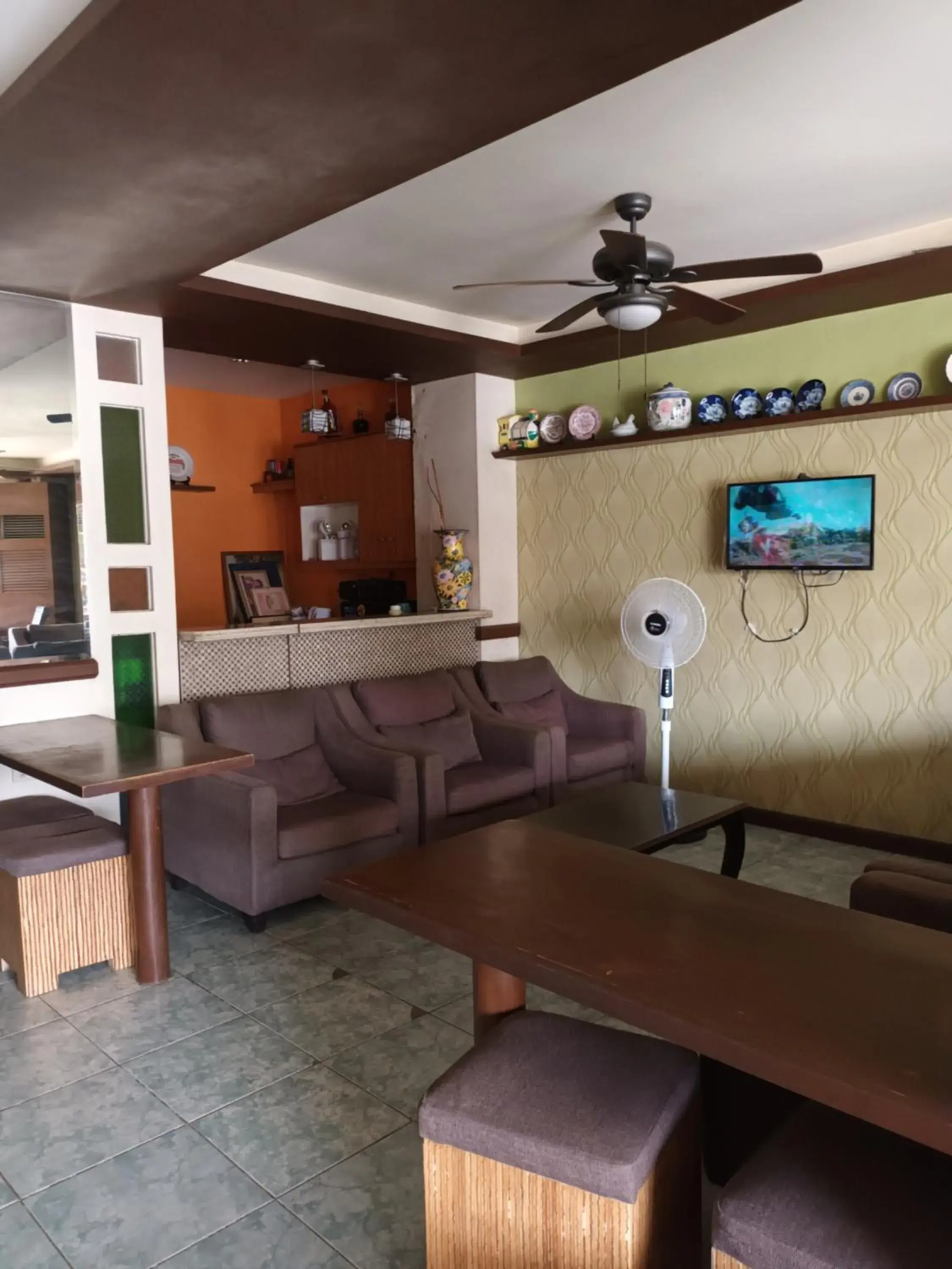 Seating area, Lobby/Reception in Mactan Pension House