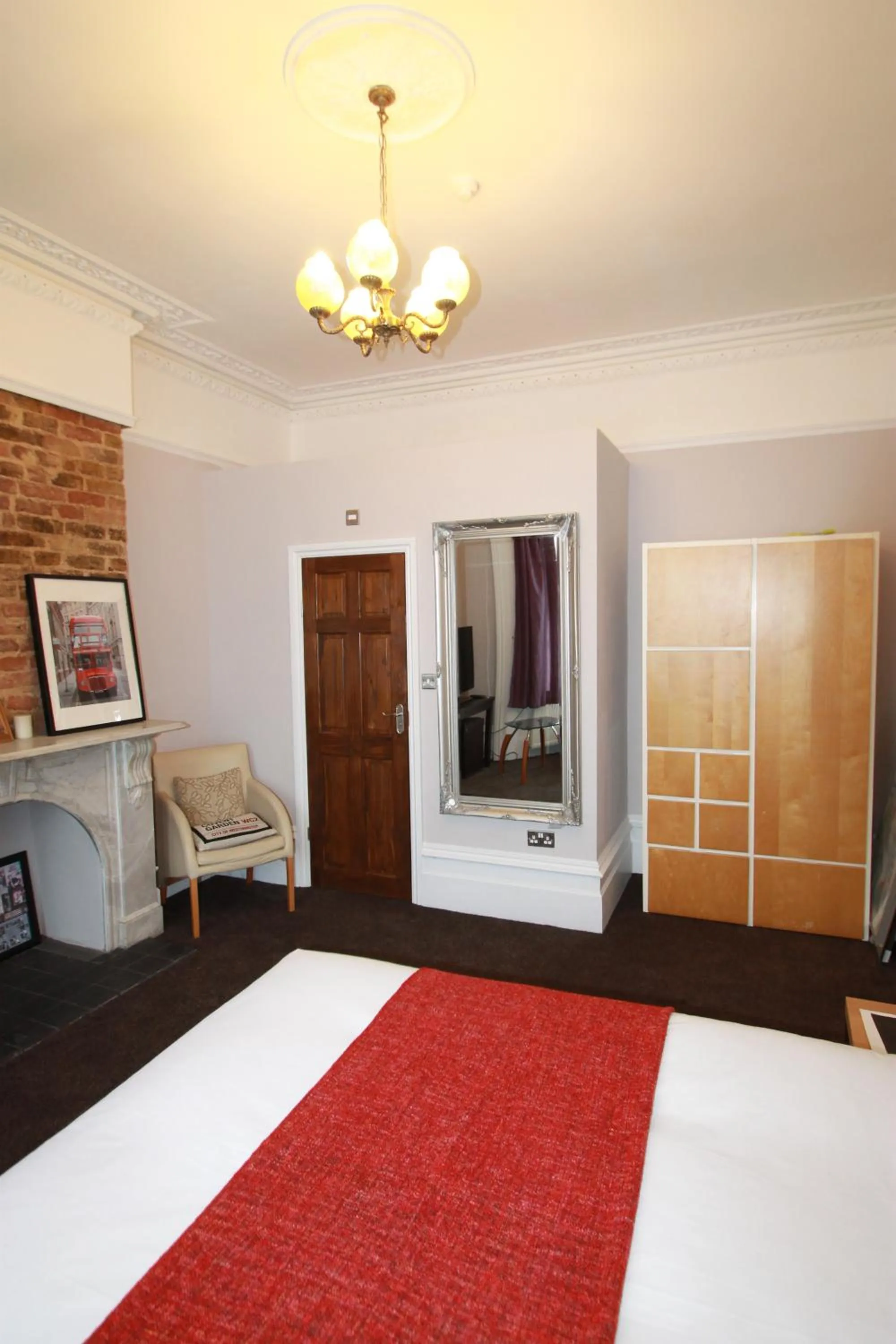 Bed in Manor House London