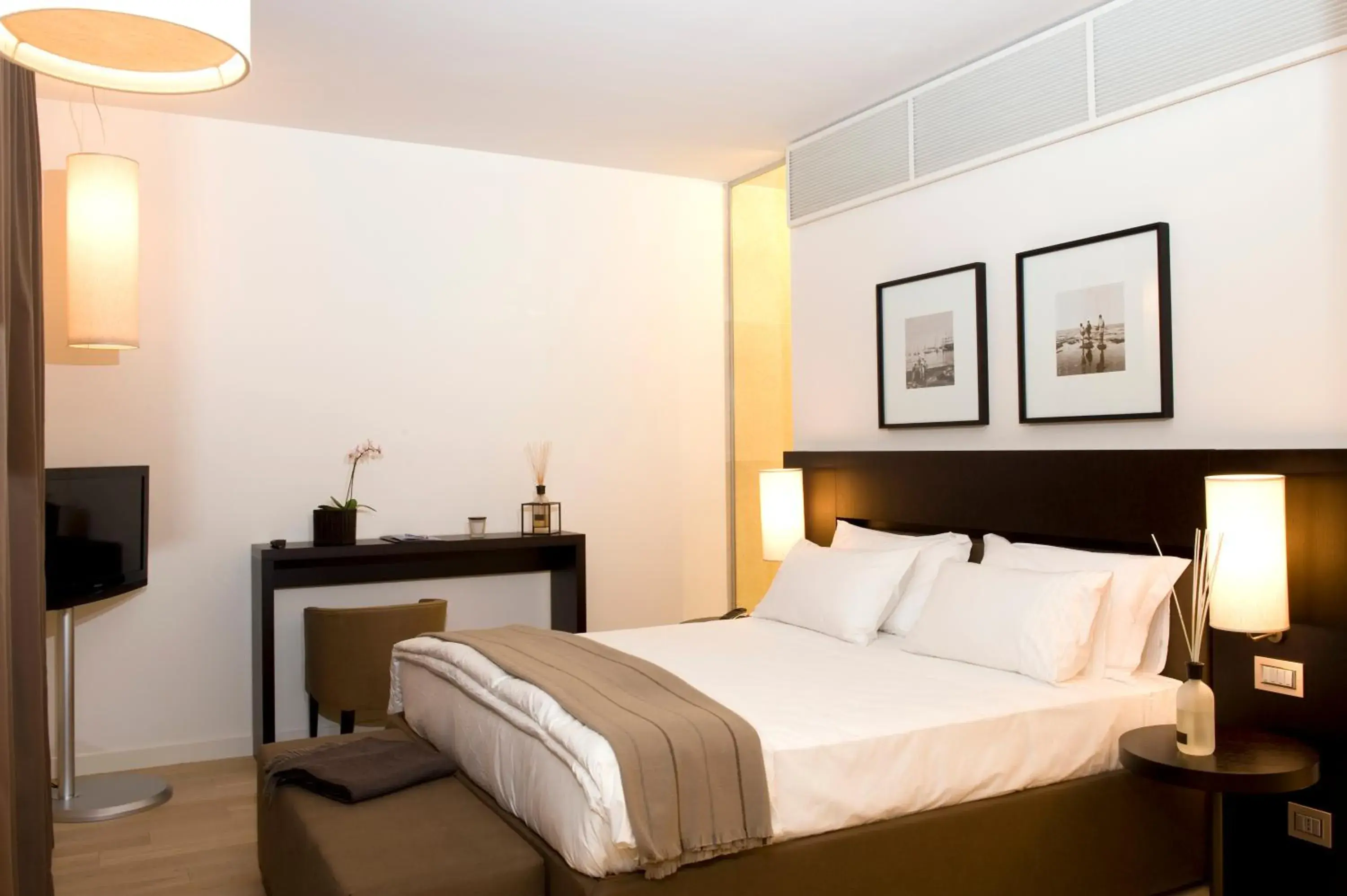 Photo of the whole room, Bed in Marina Place Resort Photo of the whole room, Bed in Marina Place Resort