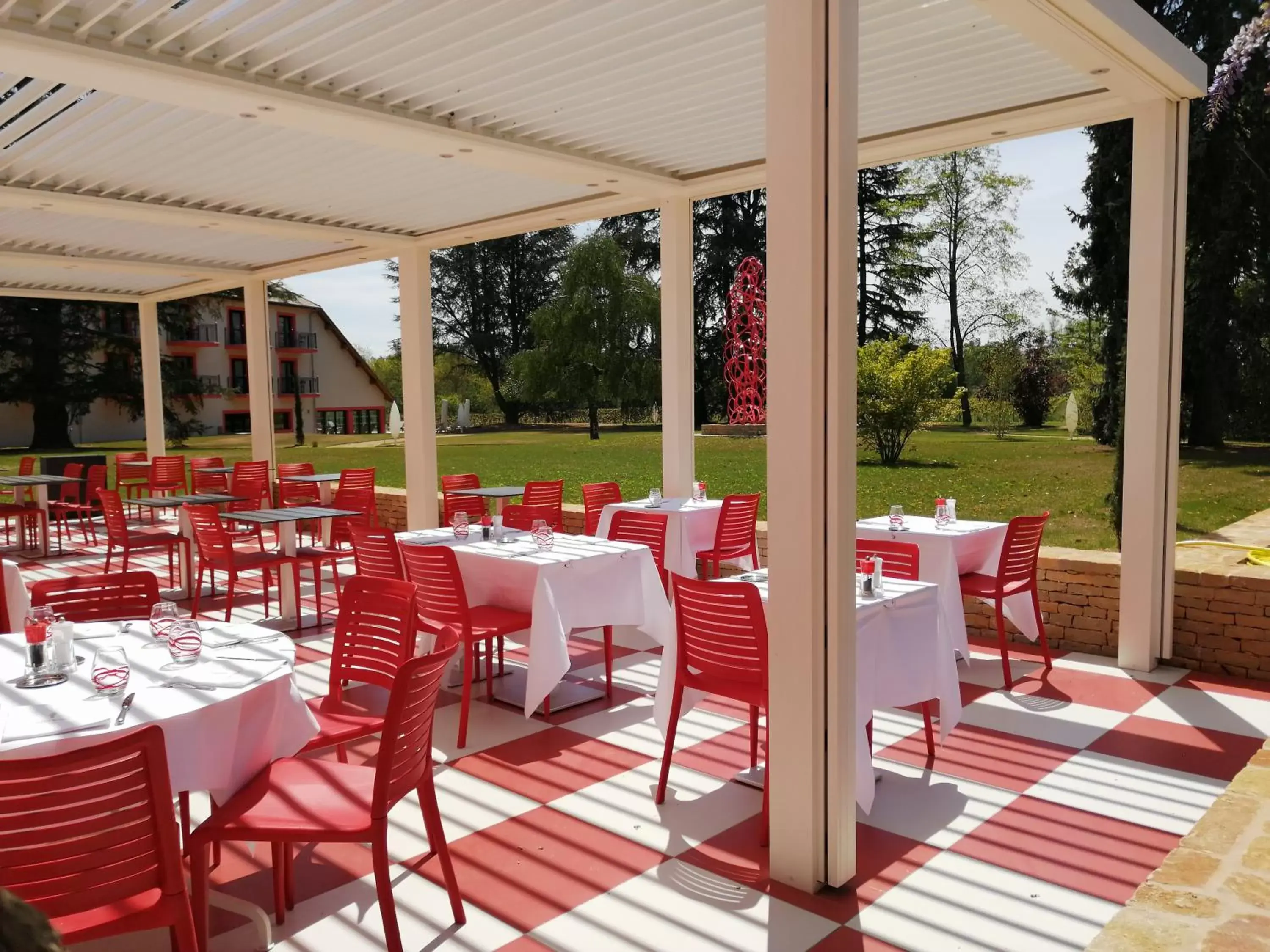 Restaurant/Places to Eat in Les Maritonnes Parc & Vignoble