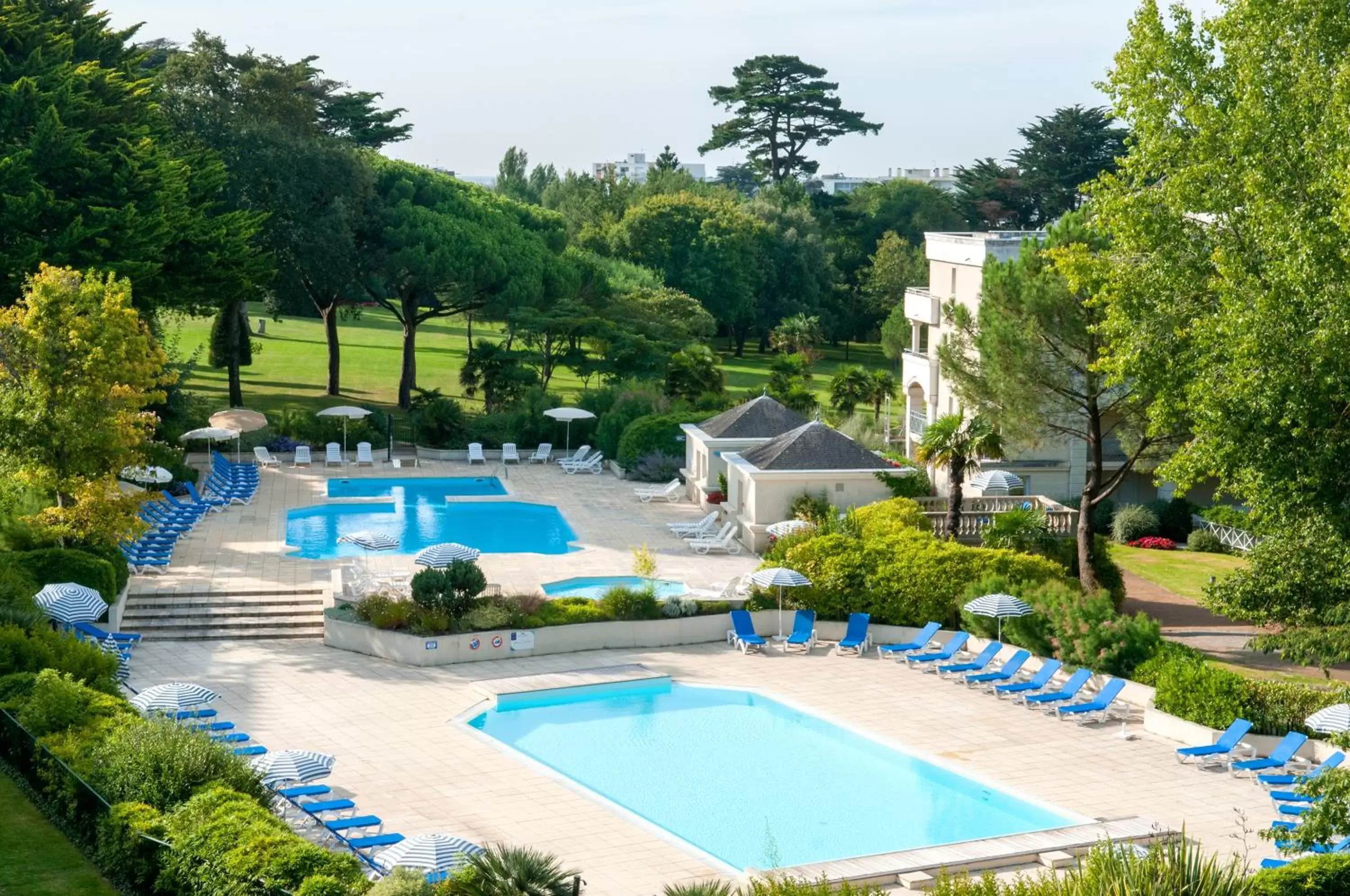 Swimming pool, Pool View in Goélia - Résidence Royal Park