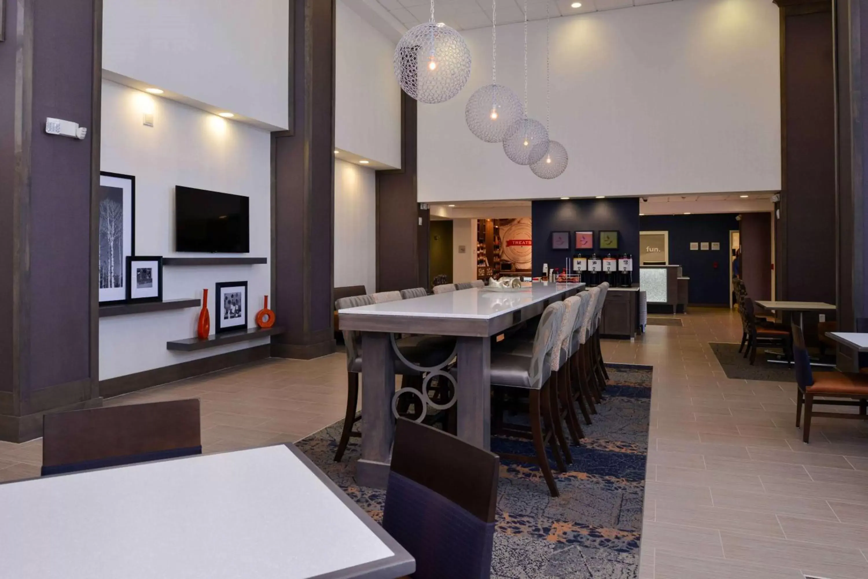 Lobby or reception, Restaurant/Places to Eat in Hampton Inn & Suites Albany-East Greenbush, NY