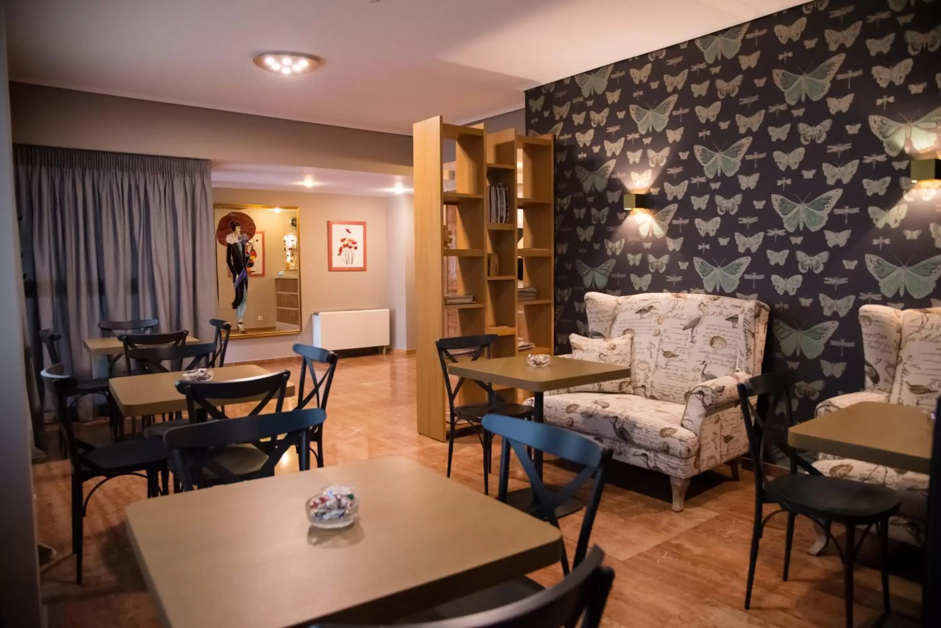 Communal lounge/ TV room, Restaurant/Places to Eat in Hotel Maroussi
