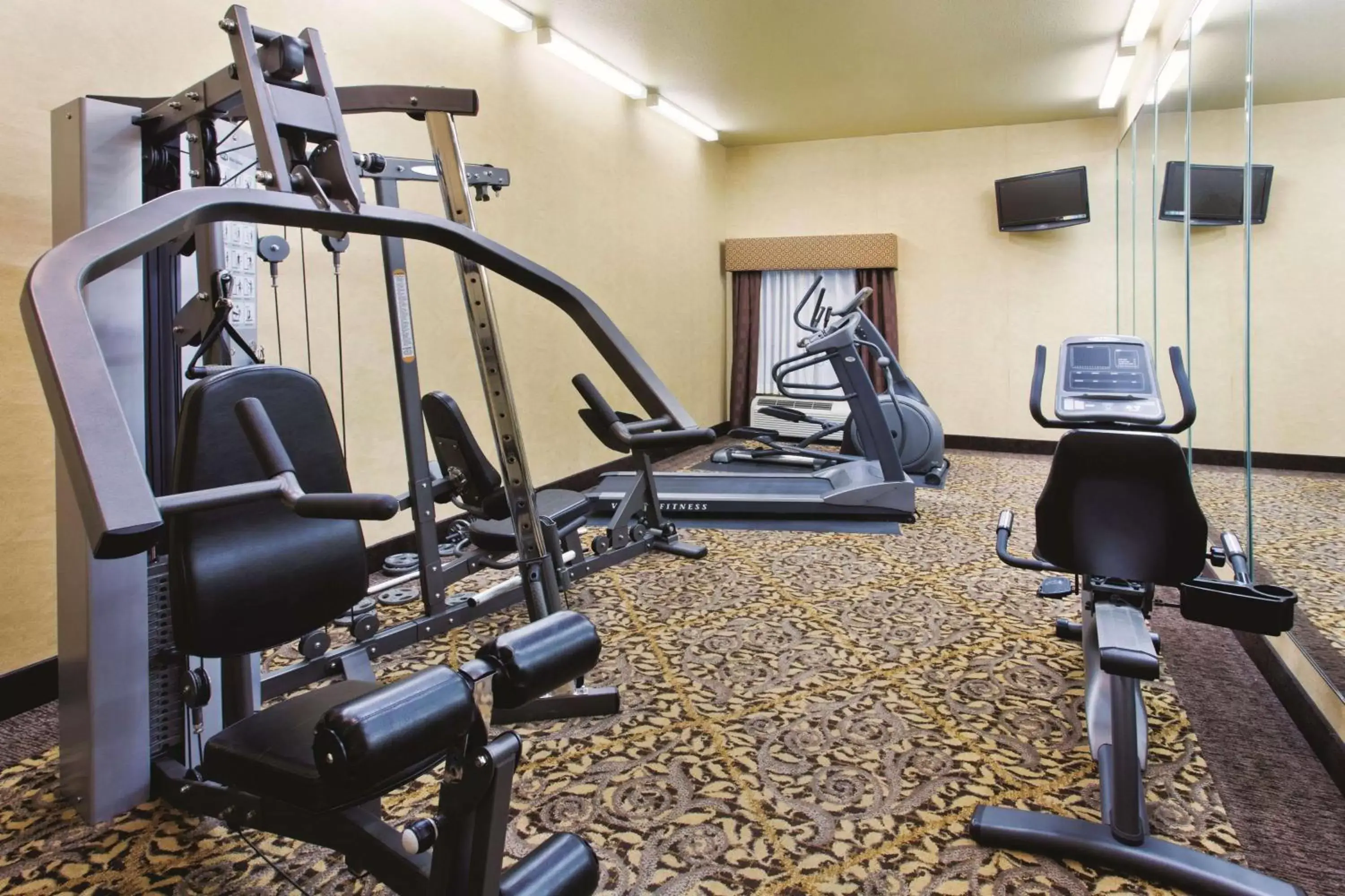 Fitness Center/Facilities in La Quinta Inn and Suites by Wyndham - Schertz