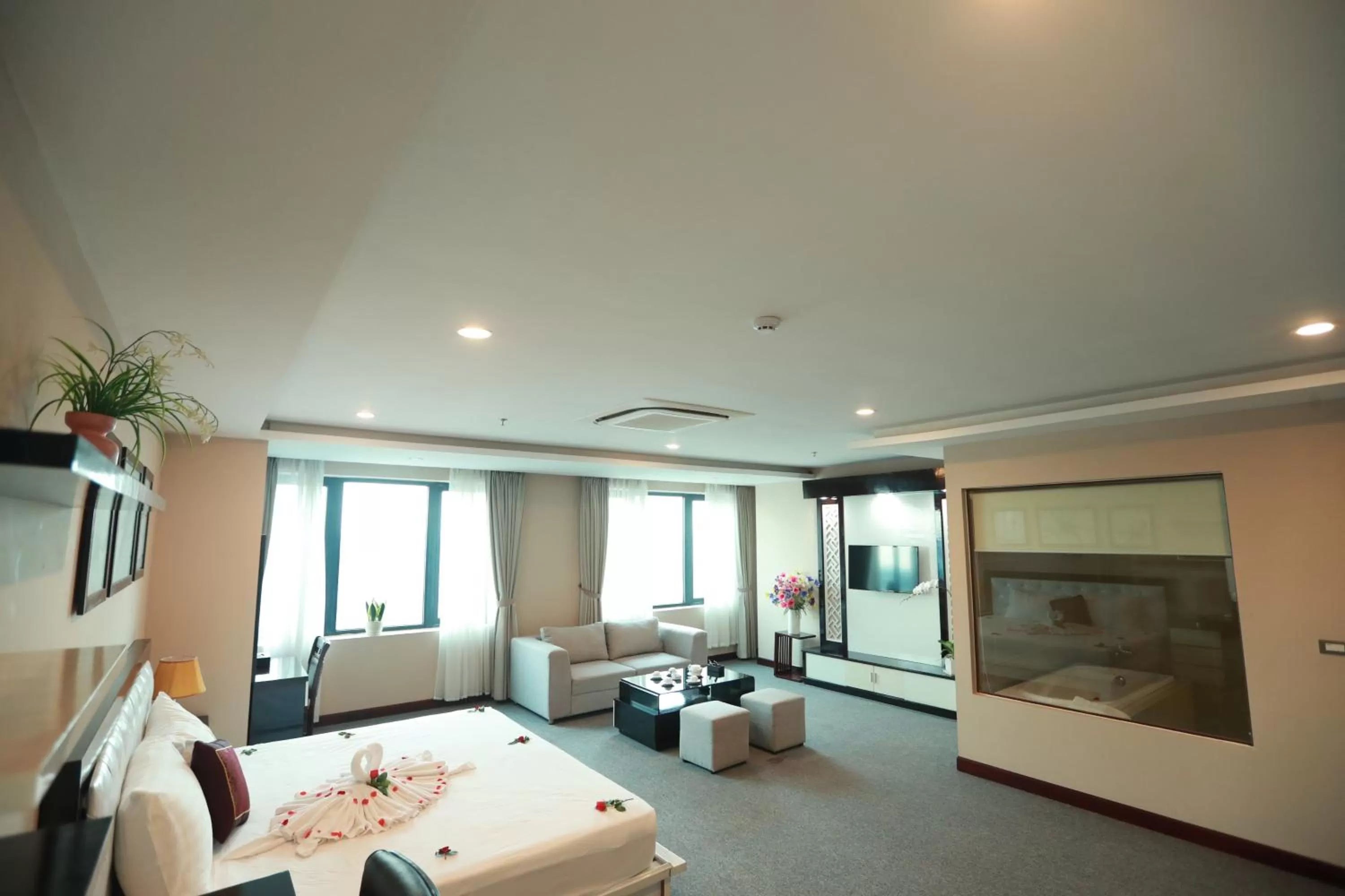 Bed in Kim Thai Hotel