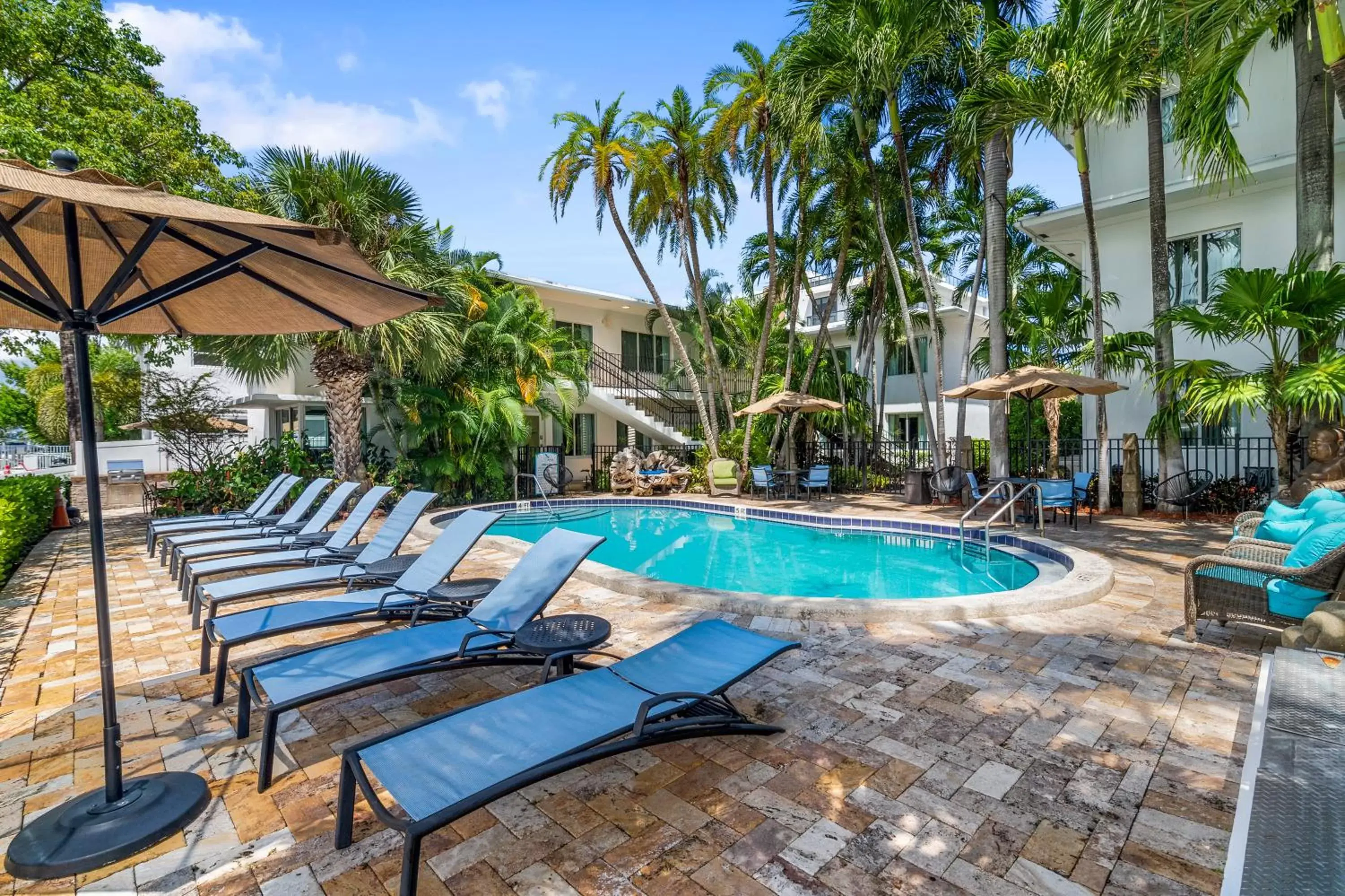 Swimming Pool in Isle of Venice Residence and Marina