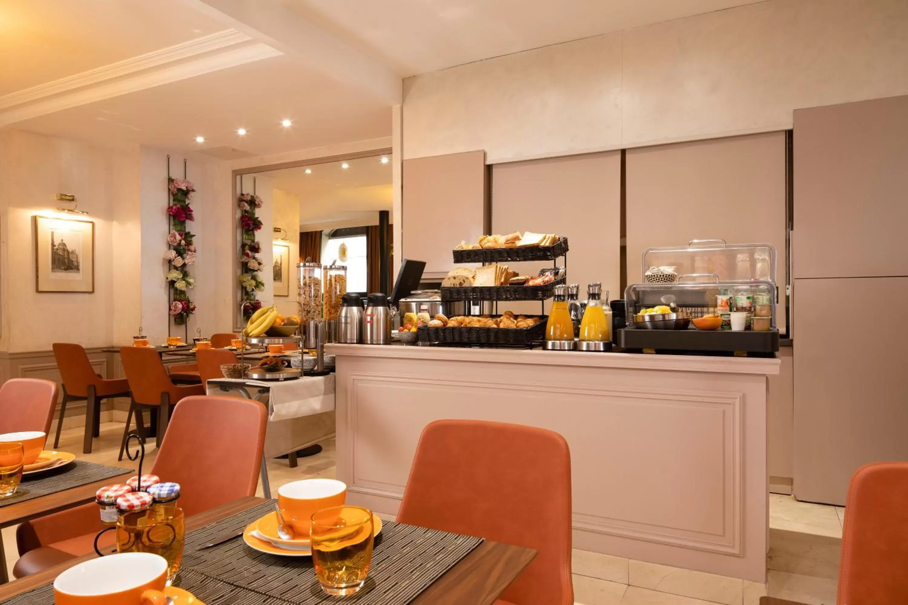 Buffet breakfast, Restaurant/Places to Eat in Hotel Vaneau Saint Germain