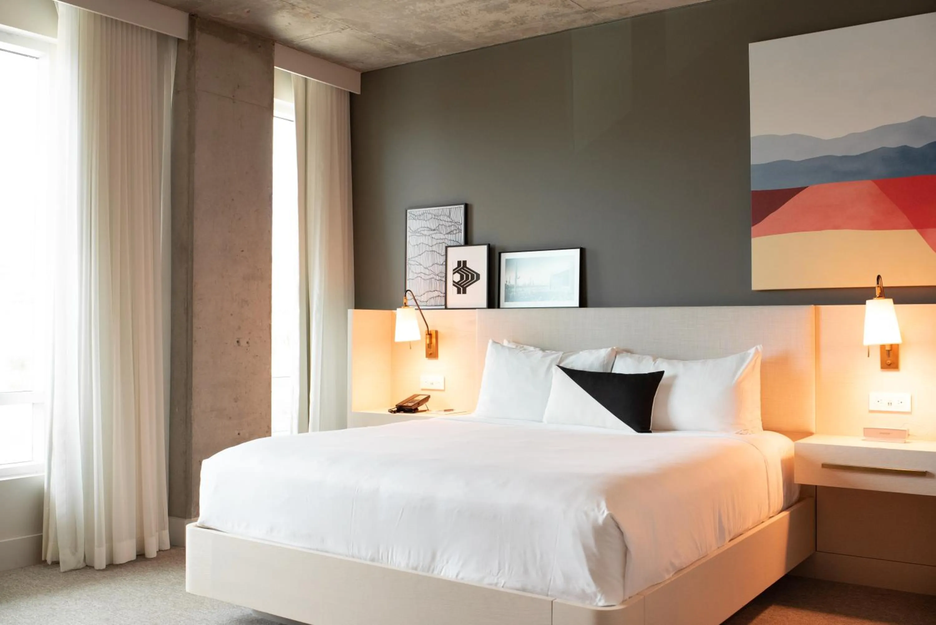 Bed in Mountain Shadows Resort Scottsdale