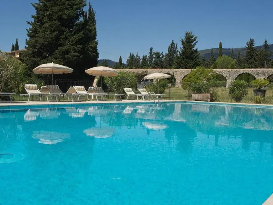 Swimming Pool in Hotel-Restaurant Le Moulin De La Camandoule