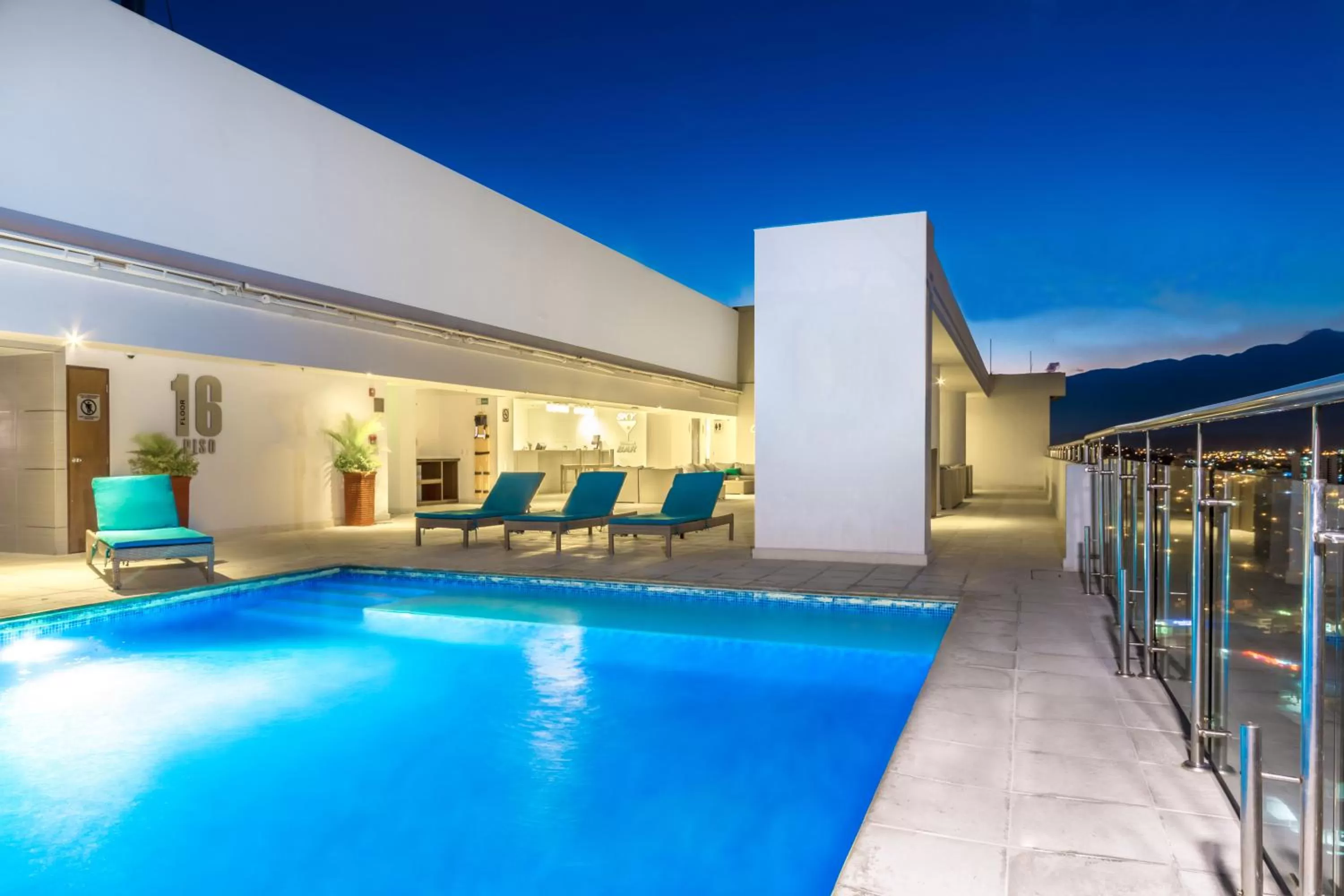 Swimming pool in Best Western Plus Santa Marta Hotel