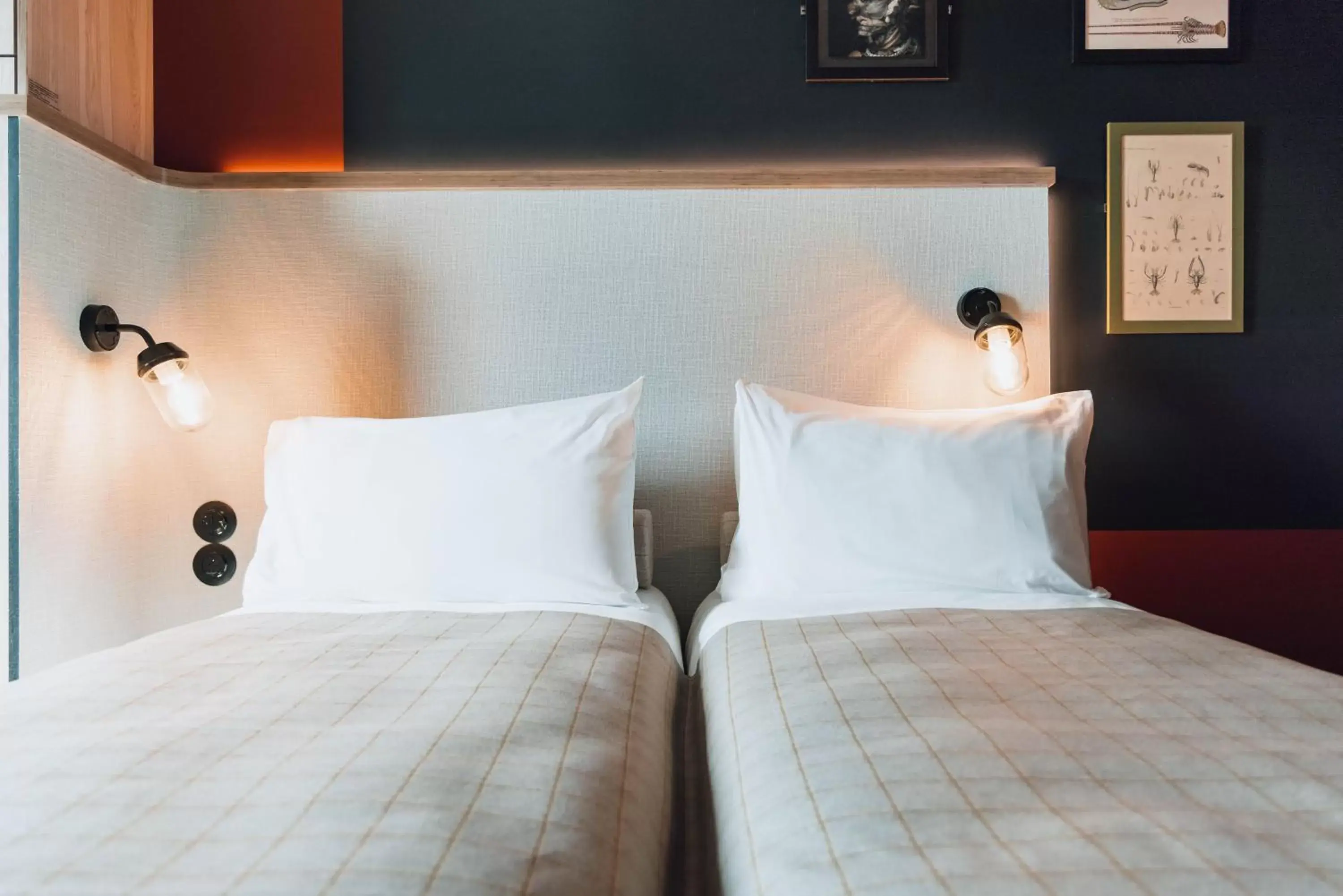 Bed in greet Hotel La Rochelle Centre