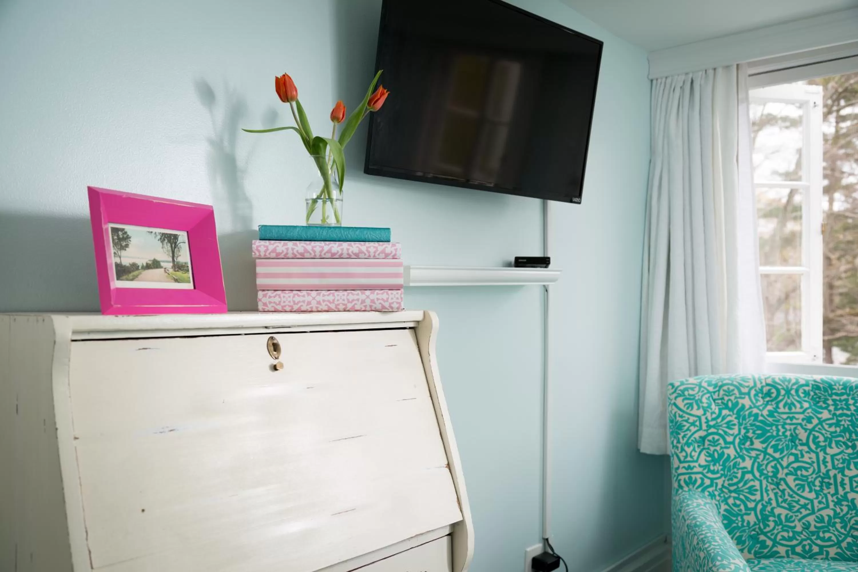 Decorative detail in Four Chimneys Inn