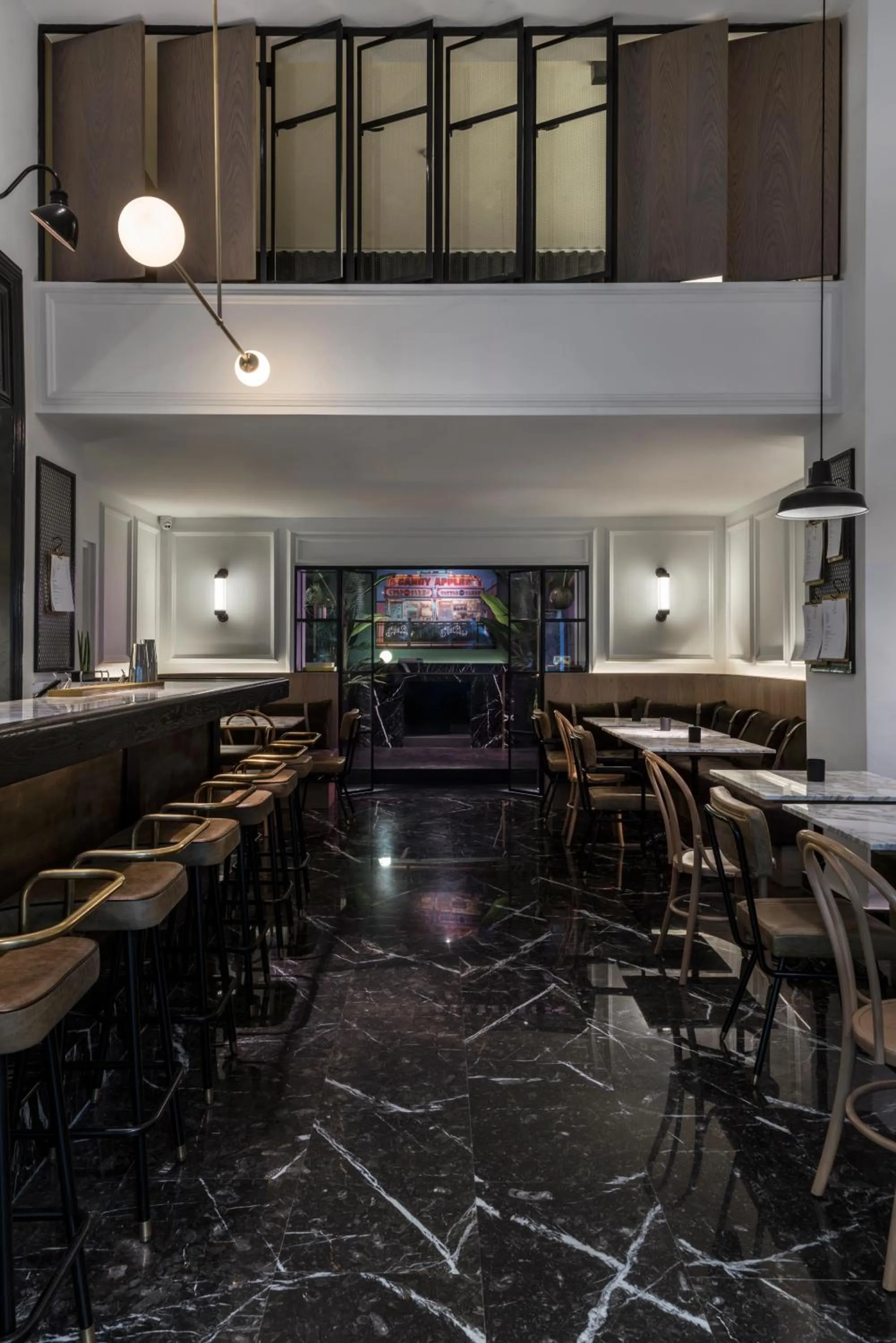 Lounge or bar in Niki Athens Hotel