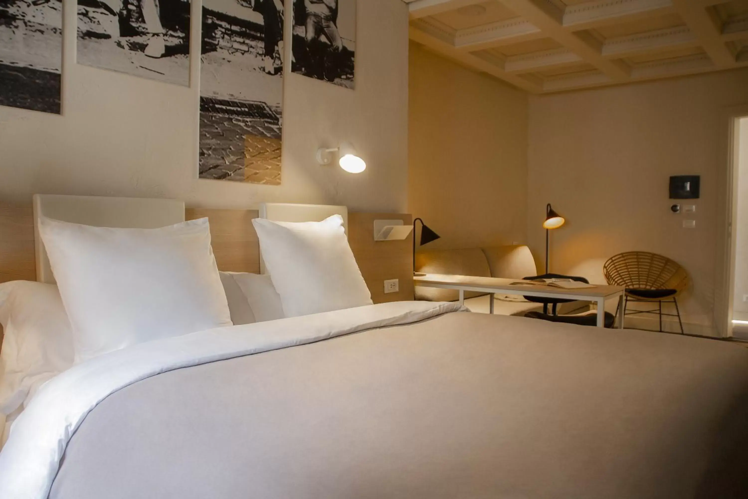 Decorative detail, Bed in room007 Select Via Veneto