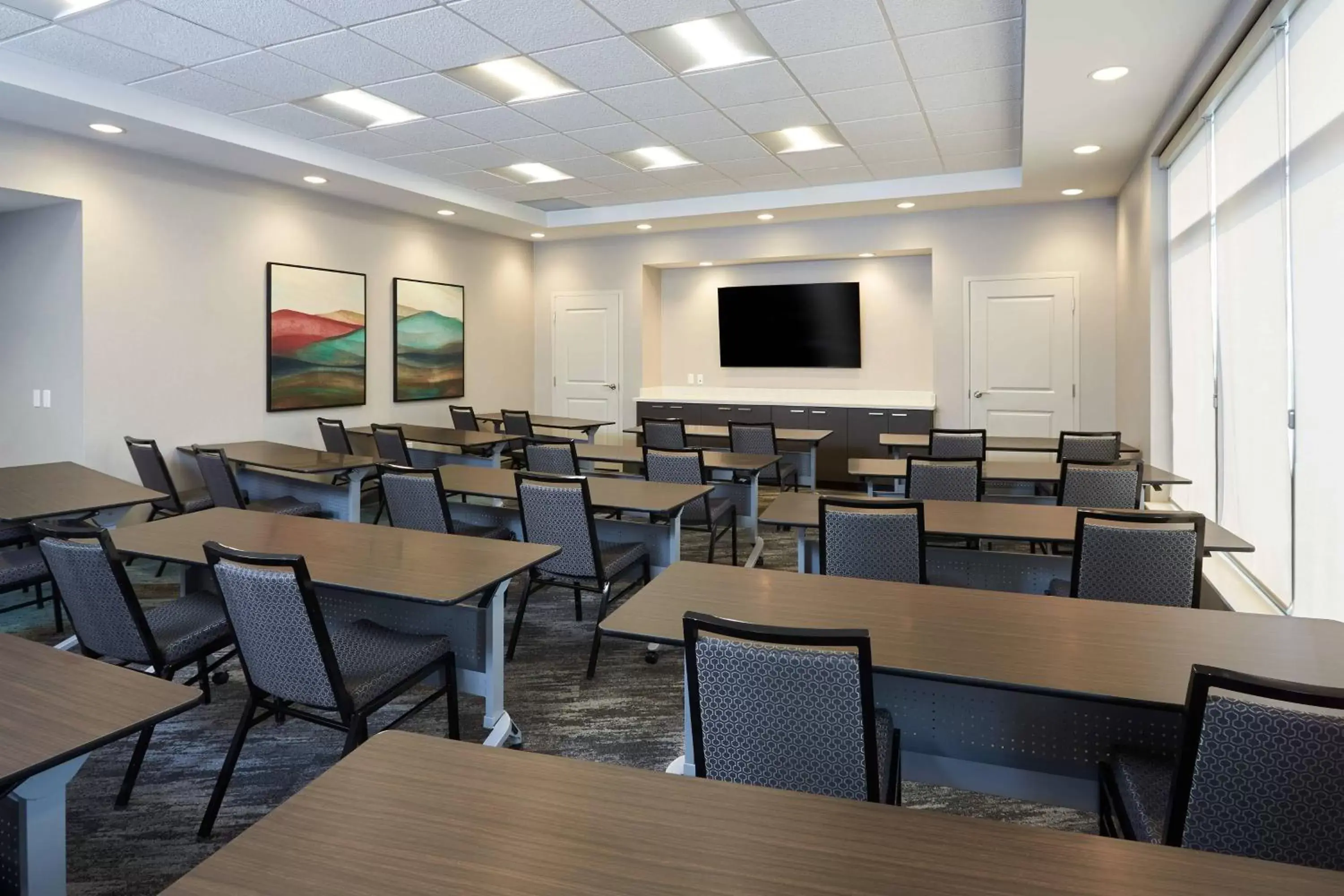 Meeting/conference room, Restaurant/Places to Eat in TownePlace Suites by Marriott Hamilton