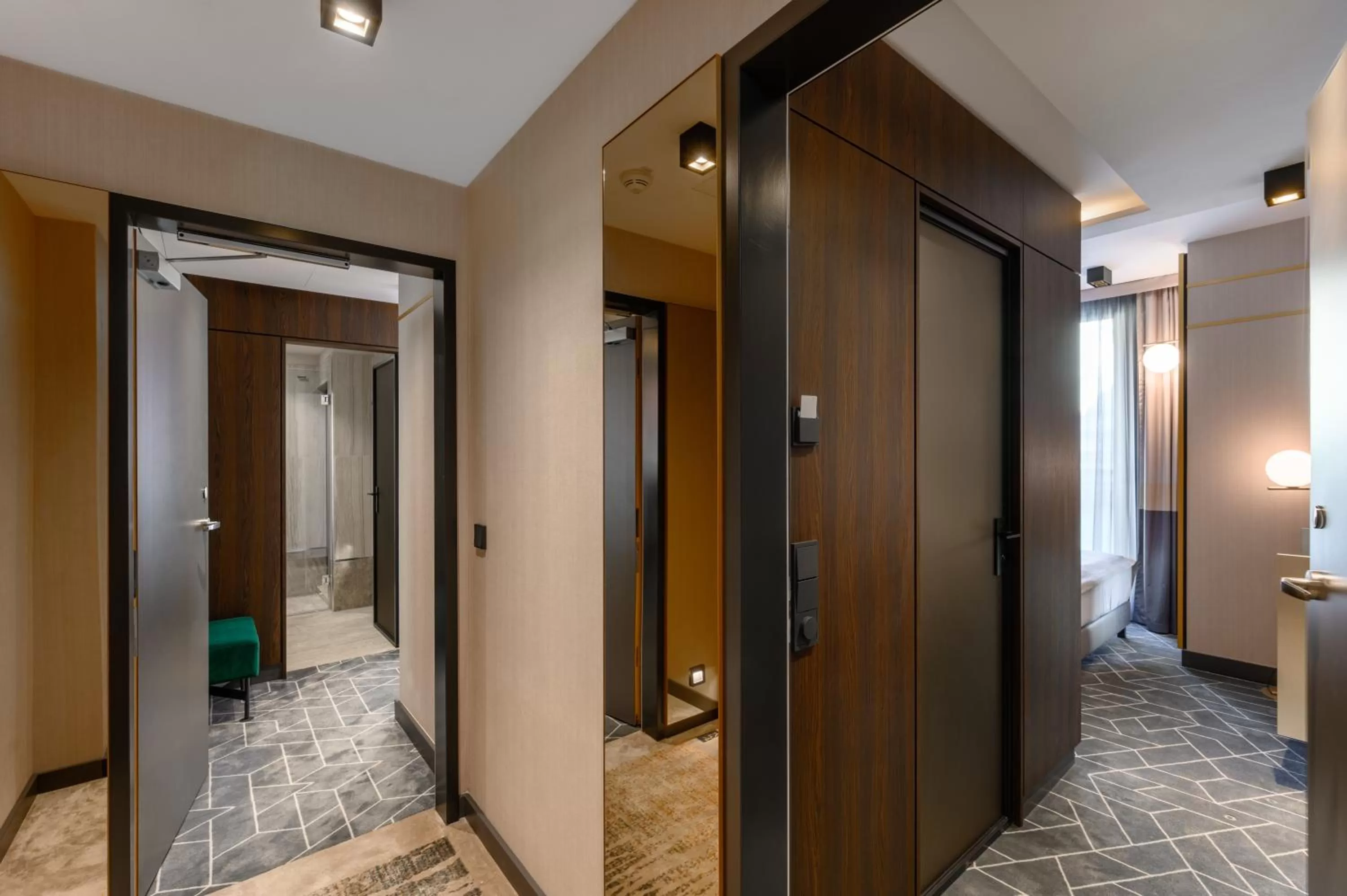 Photo of the whole room in Emerald Hotel by Continental Group